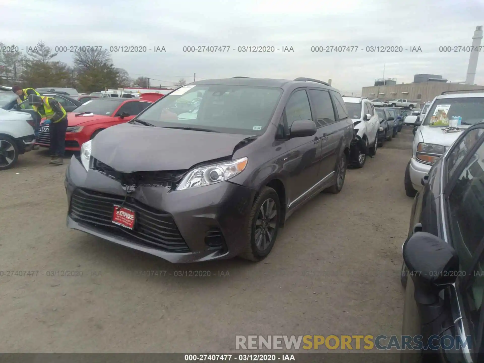 2 Photograph of a damaged car 5TDJZ3DC6LS243877 TOYOTA SIENNA 2020