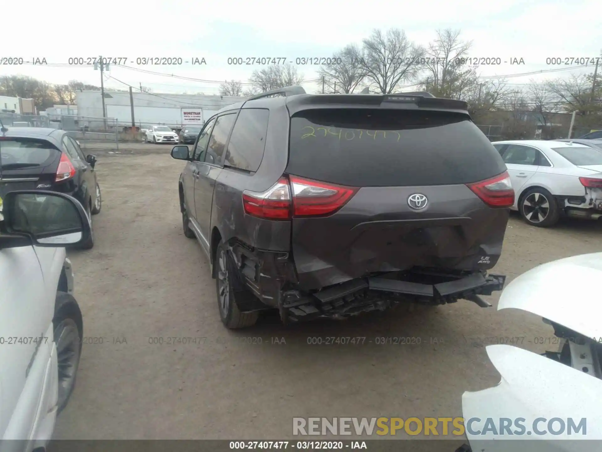 3 Photograph of a damaged car 5TDJZ3DC6LS243877 TOYOTA SIENNA 2020