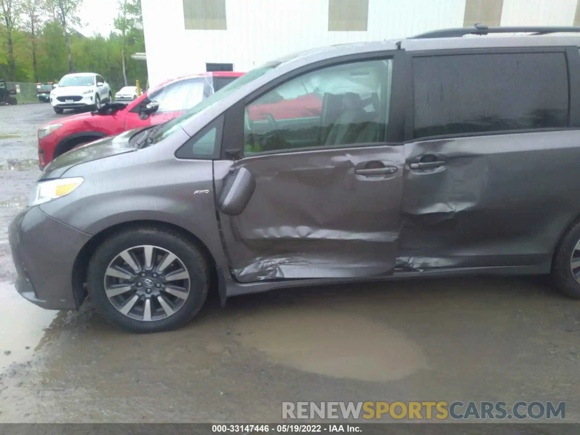 6 Photograph of a damaged car 5TDJZ3DC7LS235092 TOYOTA SIENNA 2020