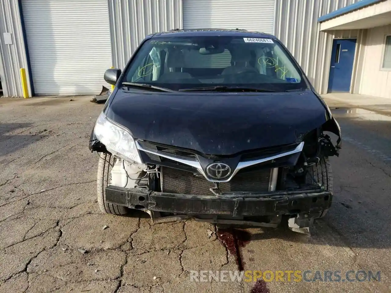 9 Photograph of a damaged car 5TDJZ3DC8LS240818 TOYOTA SIENNA 2020