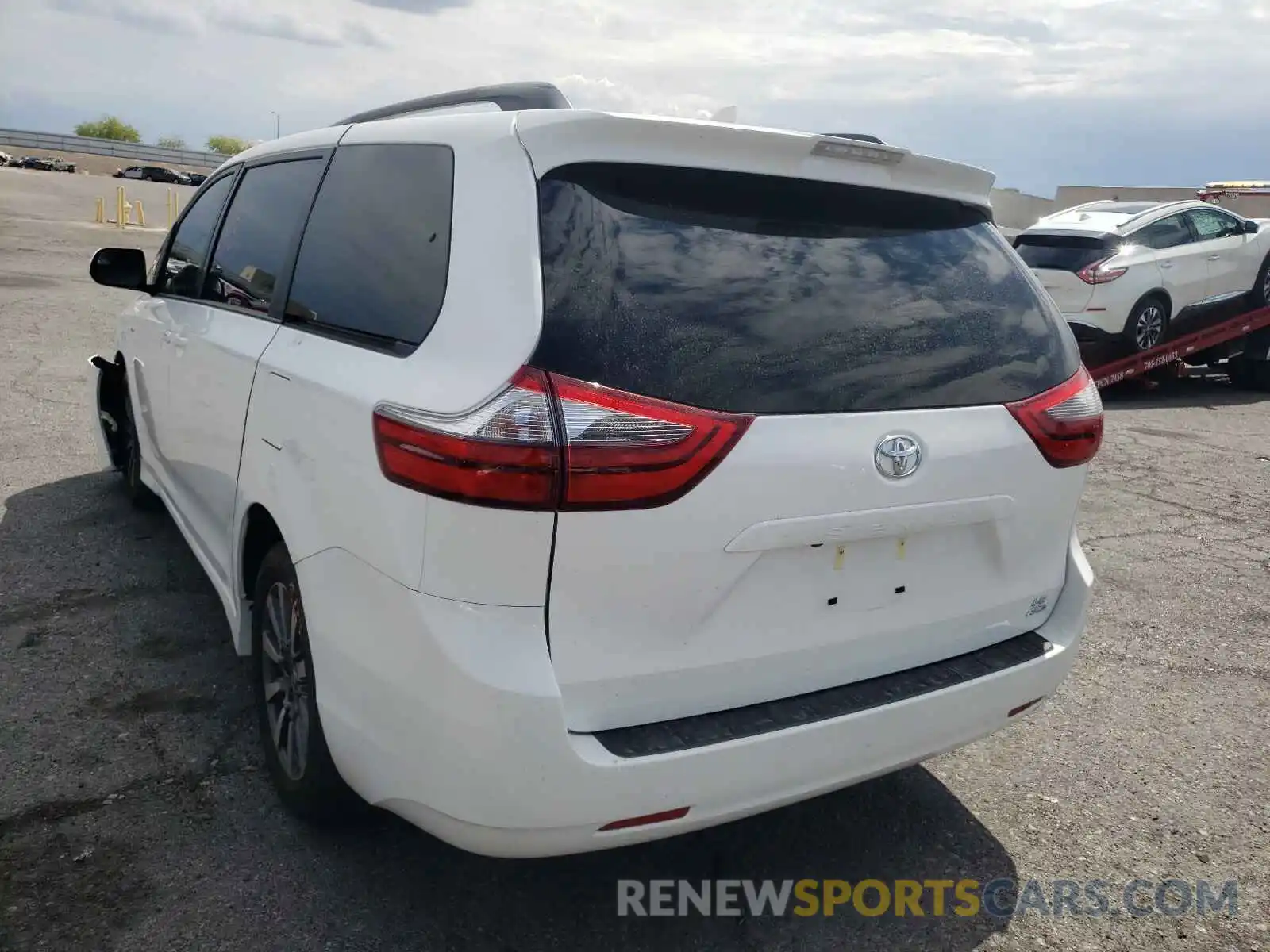 3 Photograph of a damaged car 5TDJZ3DC8LS251897 TOYOTA SIENNA 2020