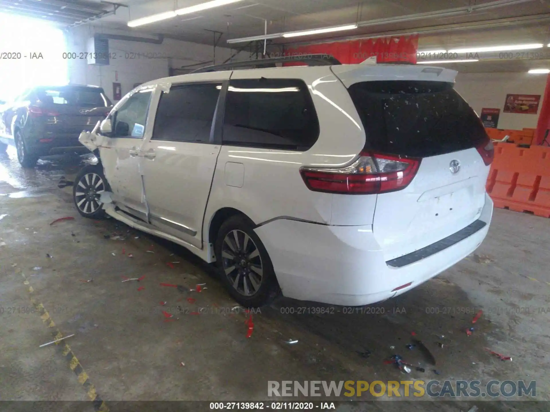 3 Photograph of a damaged car 5TDJZ3DC9LS240696 TOYOTA SIENNA 2020