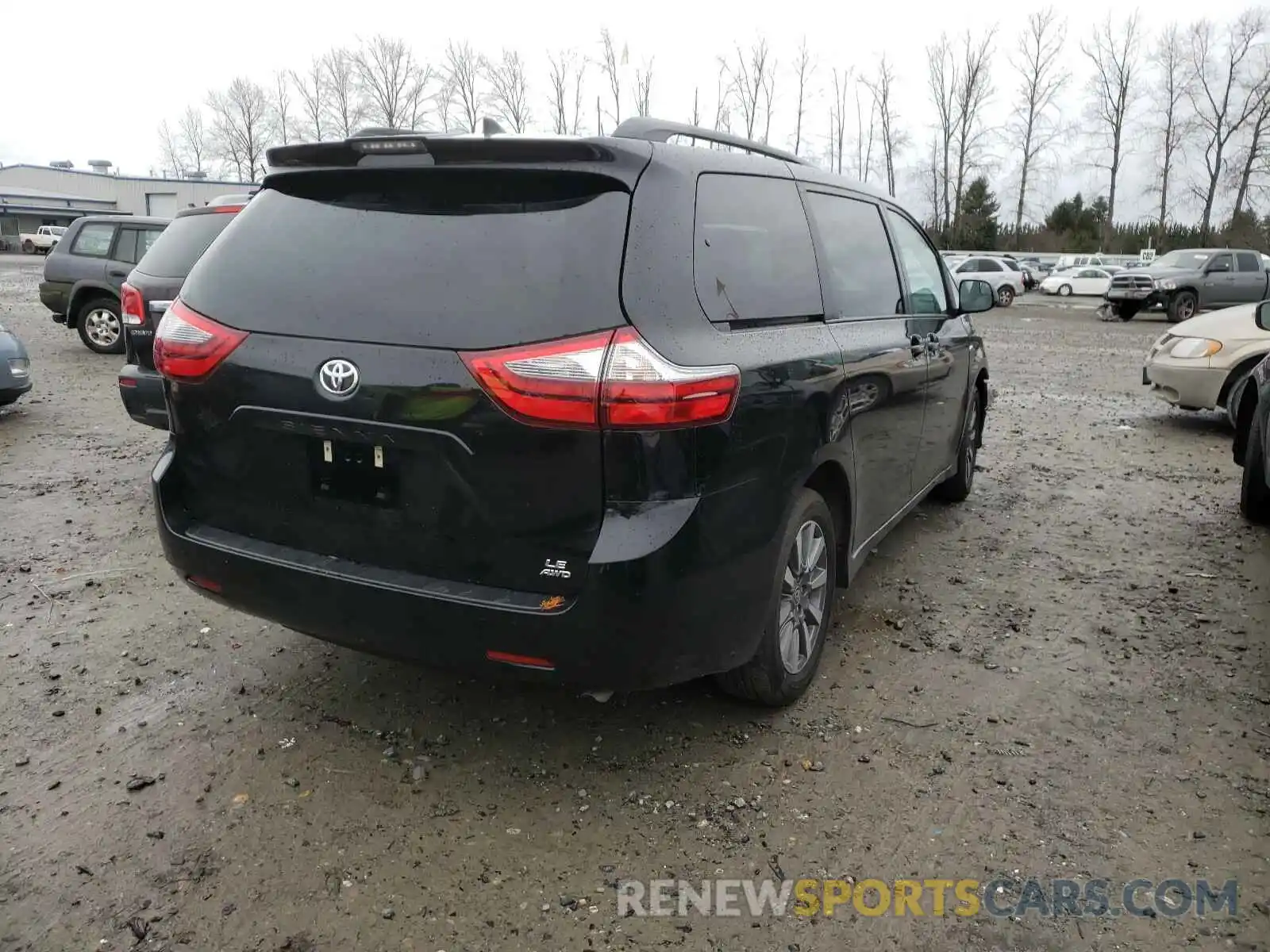 4 Photograph of a damaged car 5TDJZ3DC9LS251620 TOYOTA SIENNA 2020