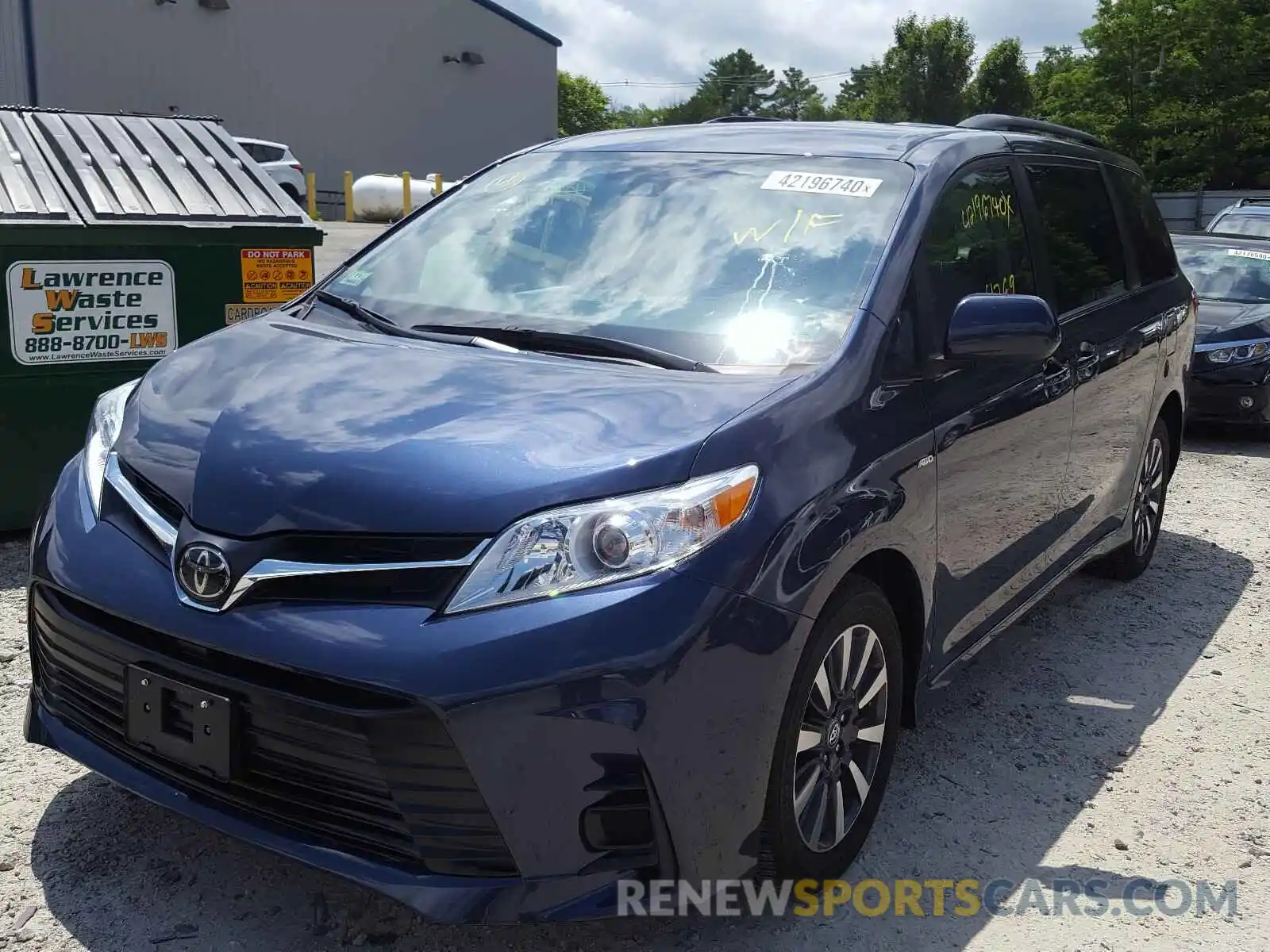 2 Photograph of a damaged car 5TDJZ3DCXLS228041 TOYOTA SIENNA 2020