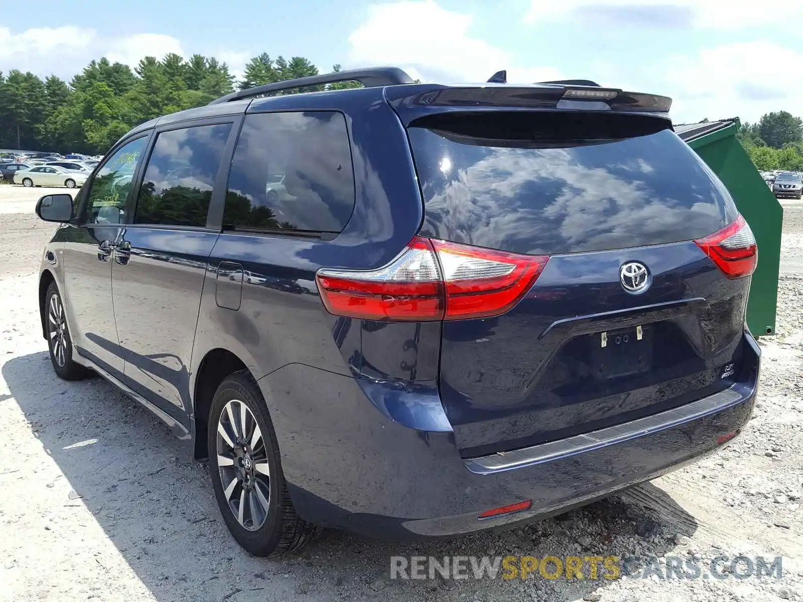 3 Photograph of a damaged car 5TDJZ3DCXLS228041 TOYOTA SIENNA 2020