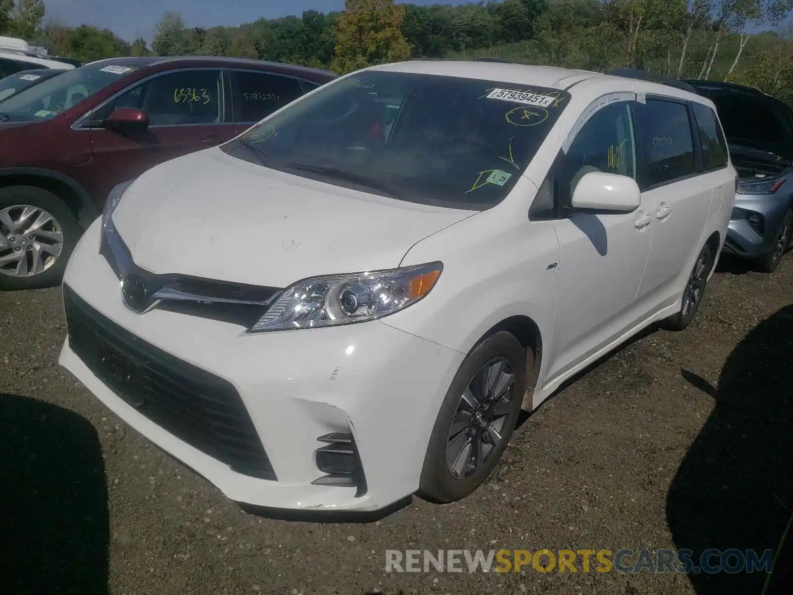 2 Photograph of a damaged car 5TDJZ3DCXLS235510 TOYOTA SIENNA 2020