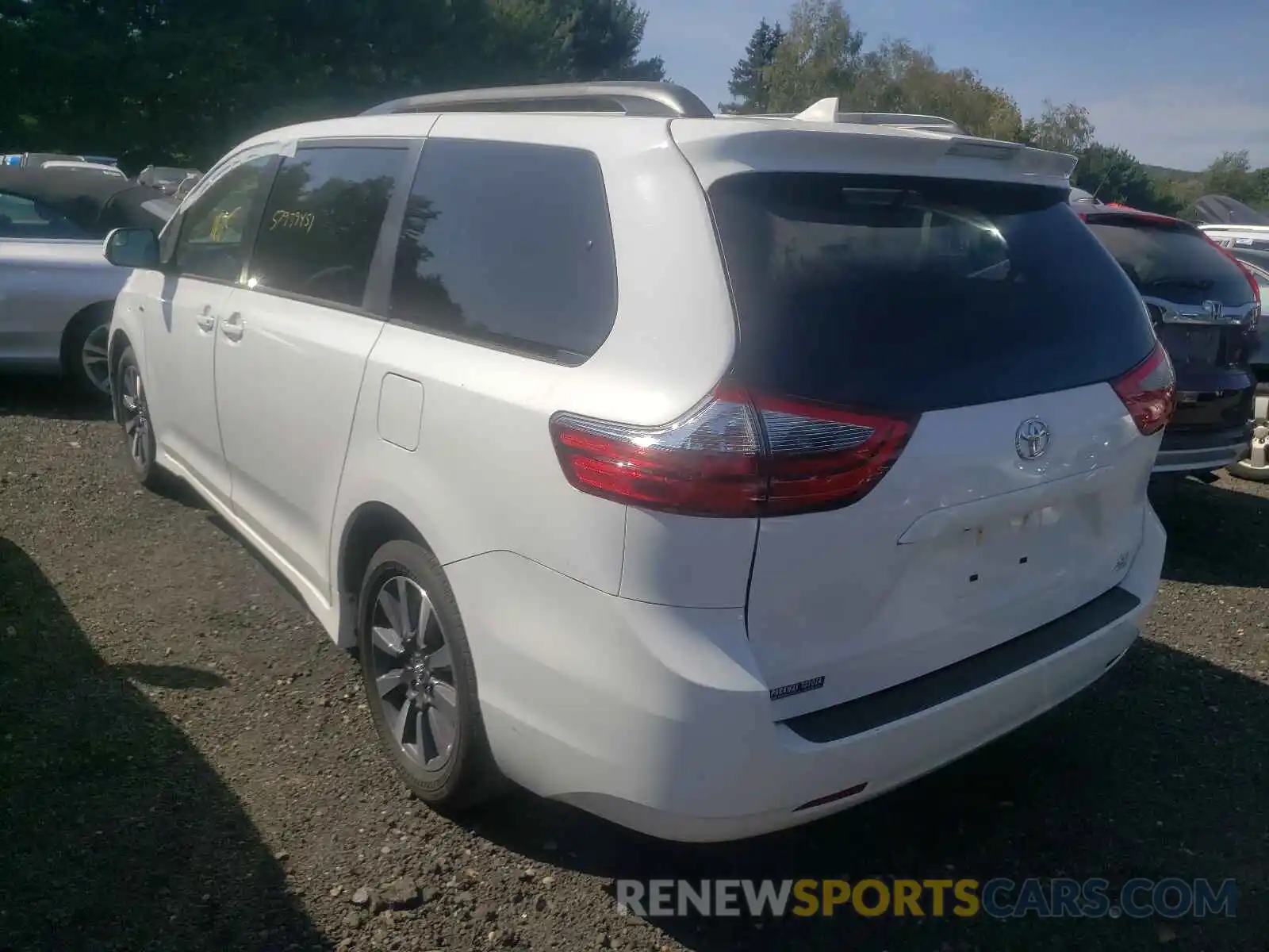 3 Photograph of a damaged car 5TDJZ3DCXLS235510 TOYOTA SIENNA 2020