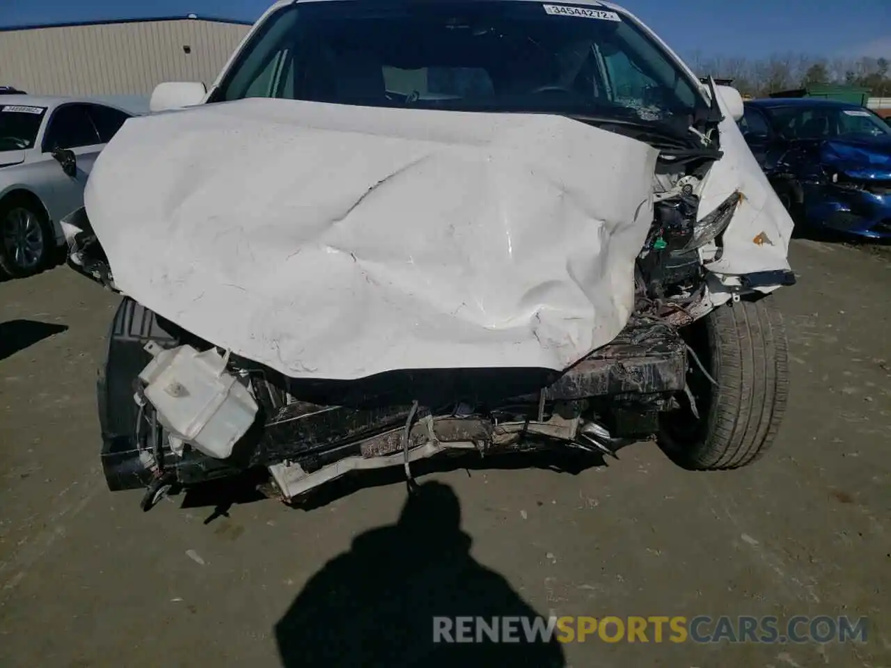 9 Photograph of a damaged car 5TDJZ3DCXLS239573 TOYOTA SIENNA 2020