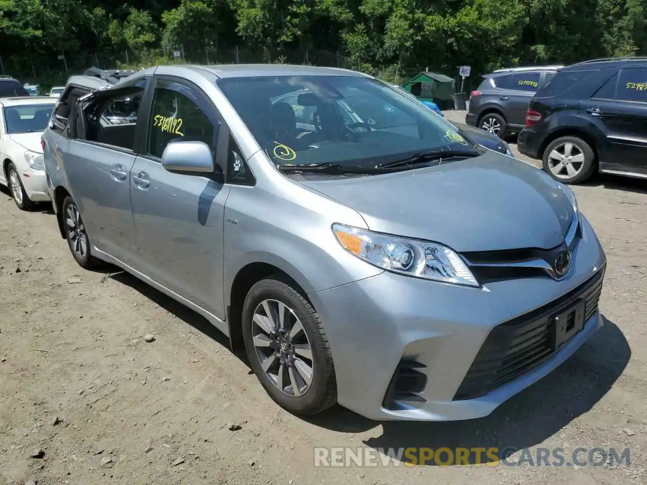 1 Photograph of a damaged car 5TDJZ3DCXLS240271 TOYOTA SIENNA 2020