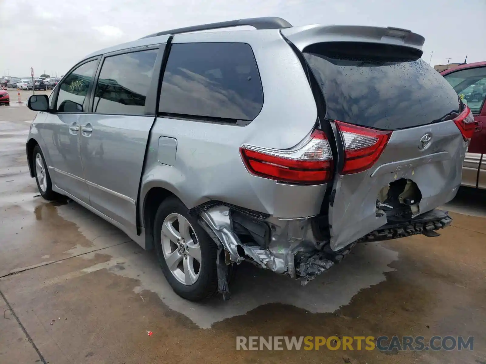 3 Photograph of a damaged car 5TDKZ3DC0LS024238 TOYOTA SIENNA 2020