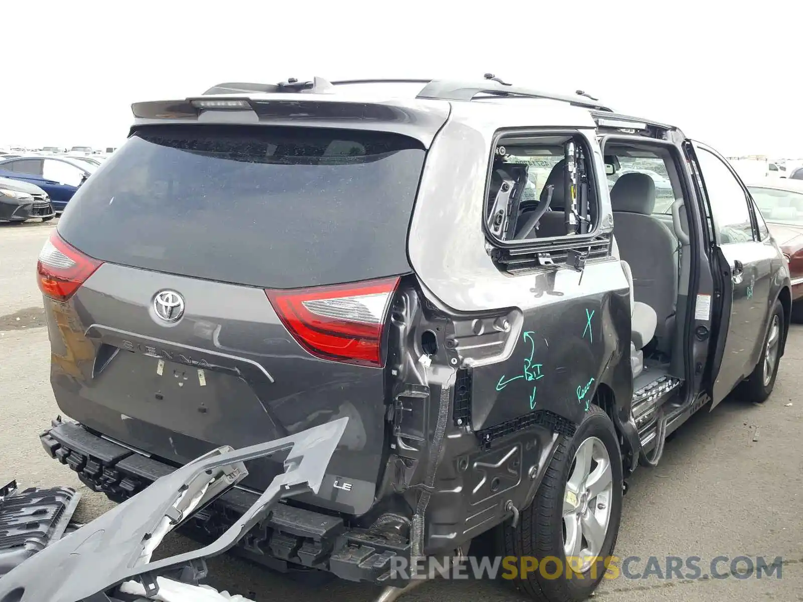 4 Photograph of a damaged car 5TDKZ3DC0LS025101 TOYOTA SIENNA 2020