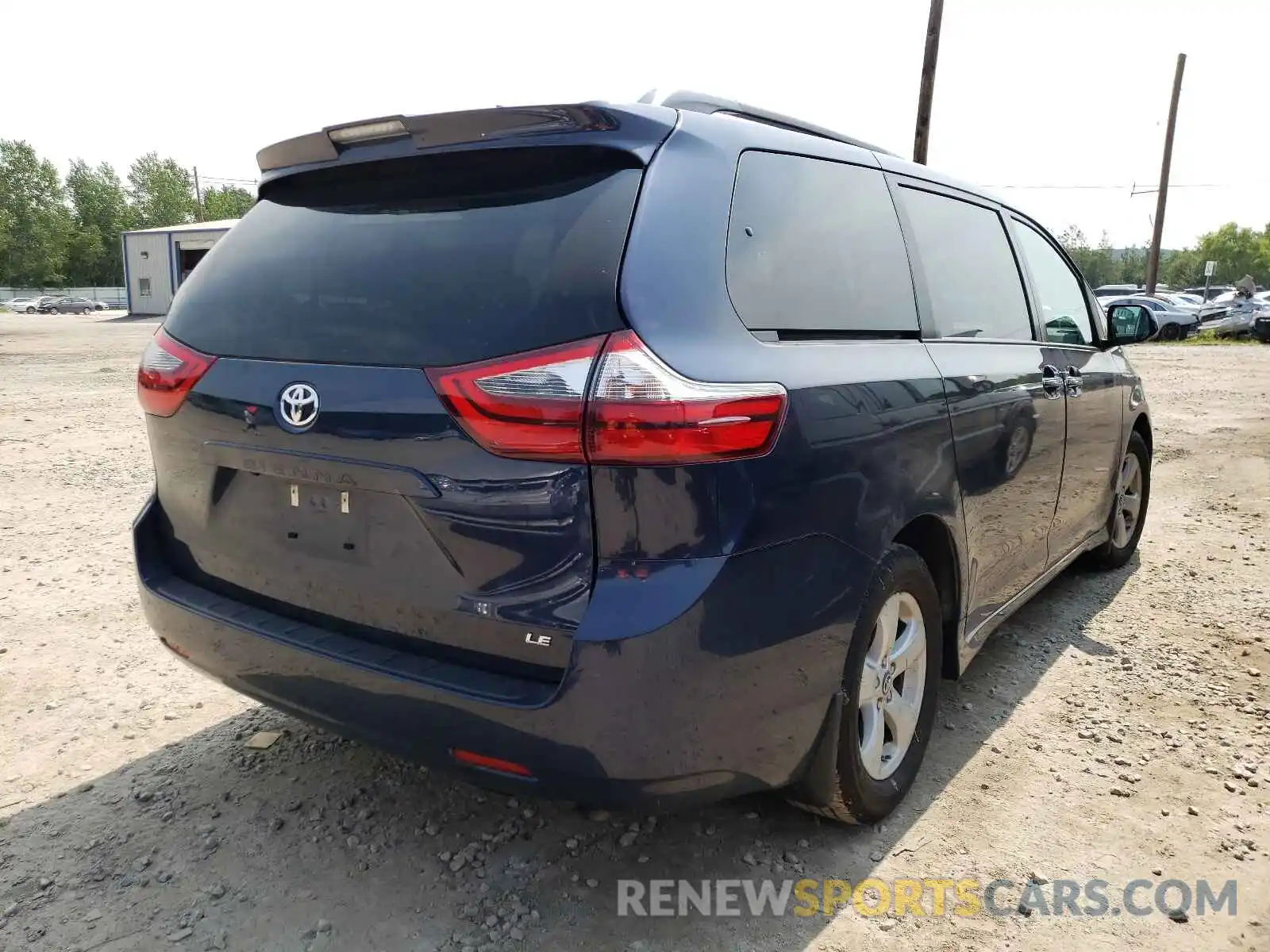 4 Photograph of a damaged car 5TDKZ3DC0LS038365 TOYOTA SIENNA 2020