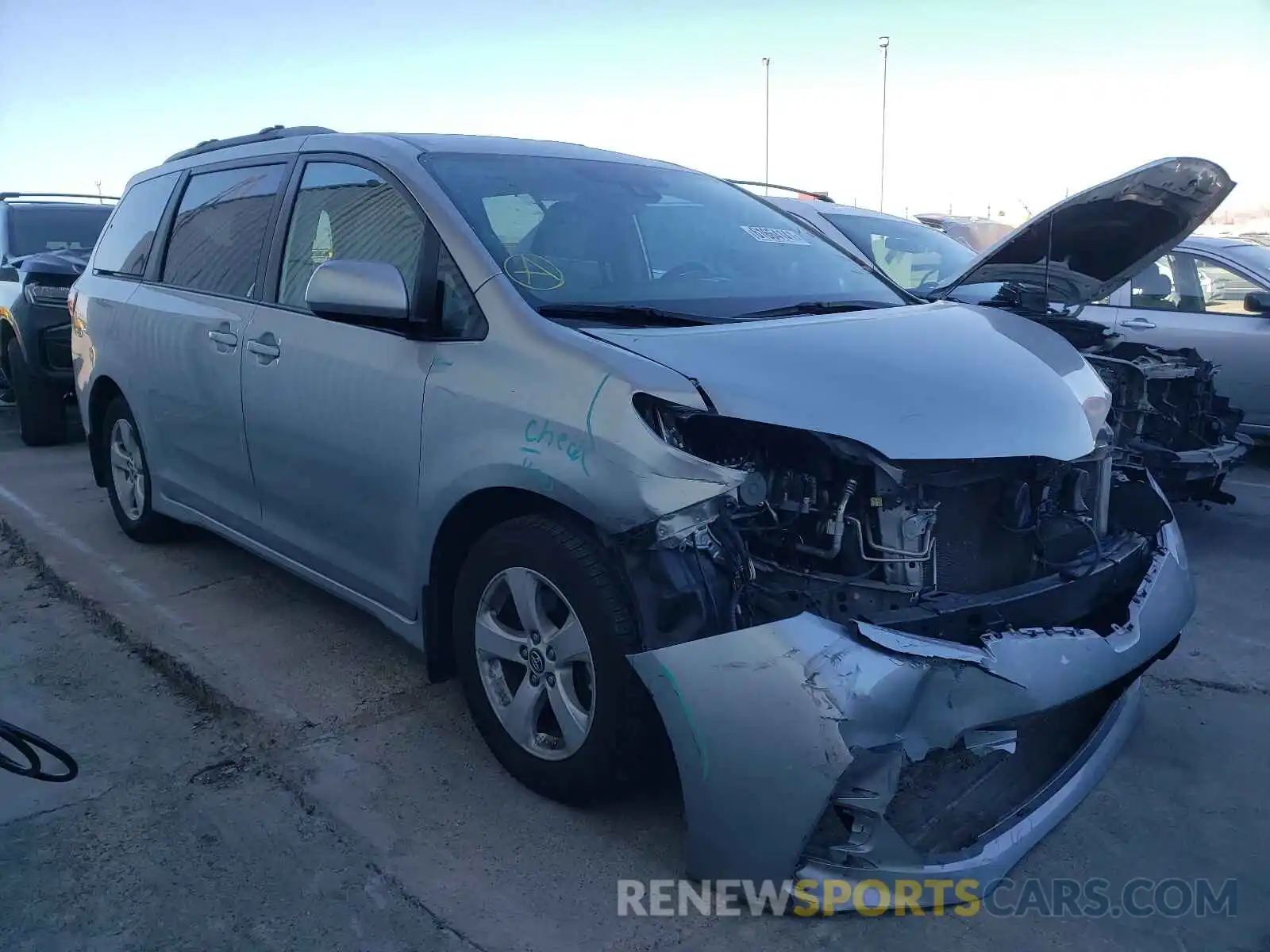 1 Photograph of a damaged car 5TDKZ3DC0LS041119 TOYOTA SIENNA 2020