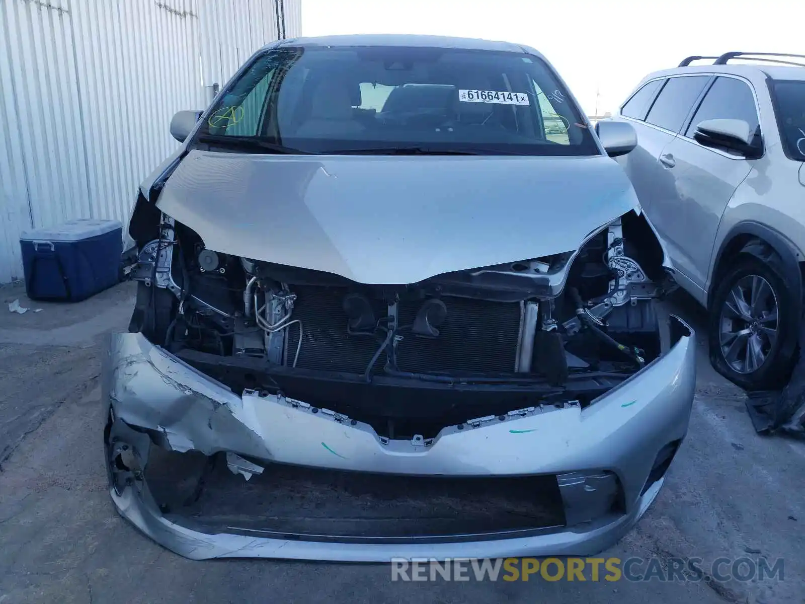 9 Photograph of a damaged car 5TDKZ3DC0LS041119 TOYOTA SIENNA 2020