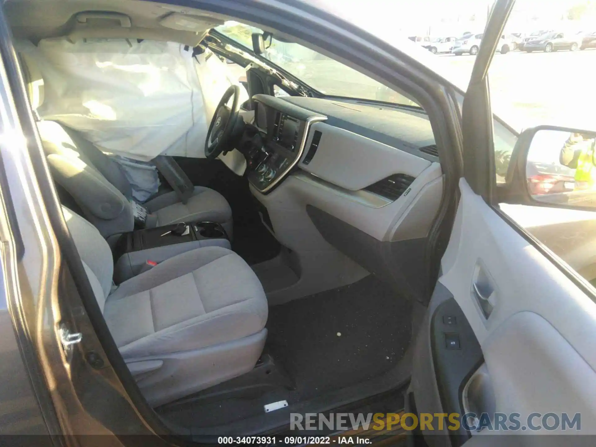 5 Photograph of a damaged car 5TDKZ3DC0LS041377 TOYOTA SIENNA 2020