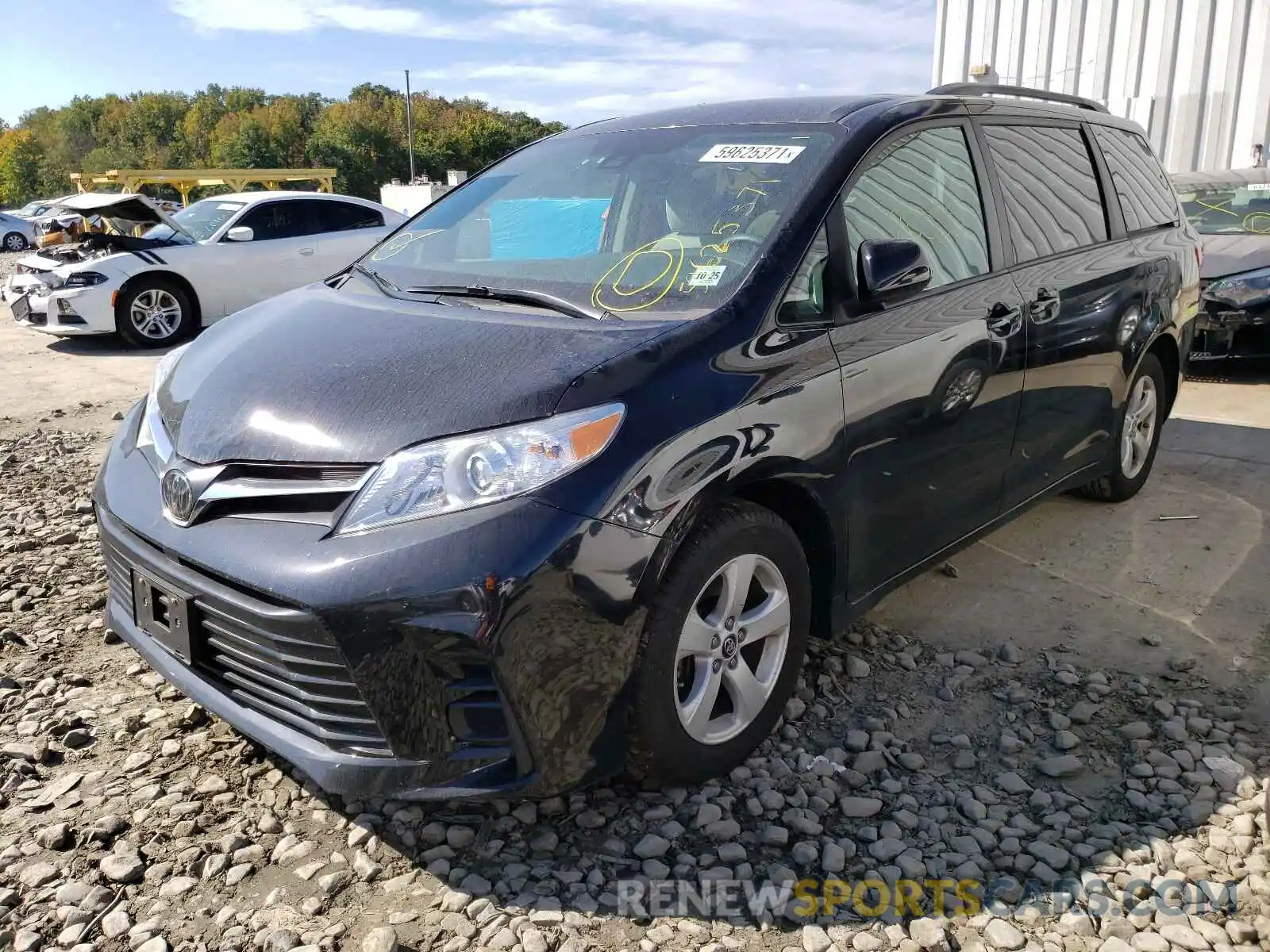 2 Photograph of a damaged car 5TDKZ3DC0LS048202 TOYOTA SIENNA 2020