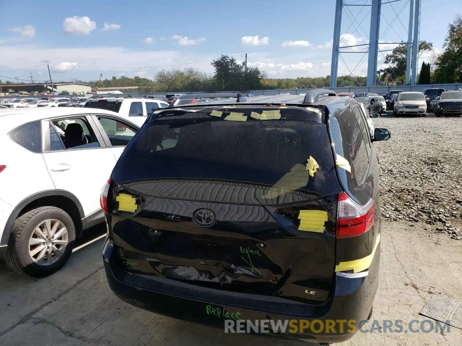 9 Photograph of a damaged car 5TDKZ3DC0LS048202 TOYOTA SIENNA 2020