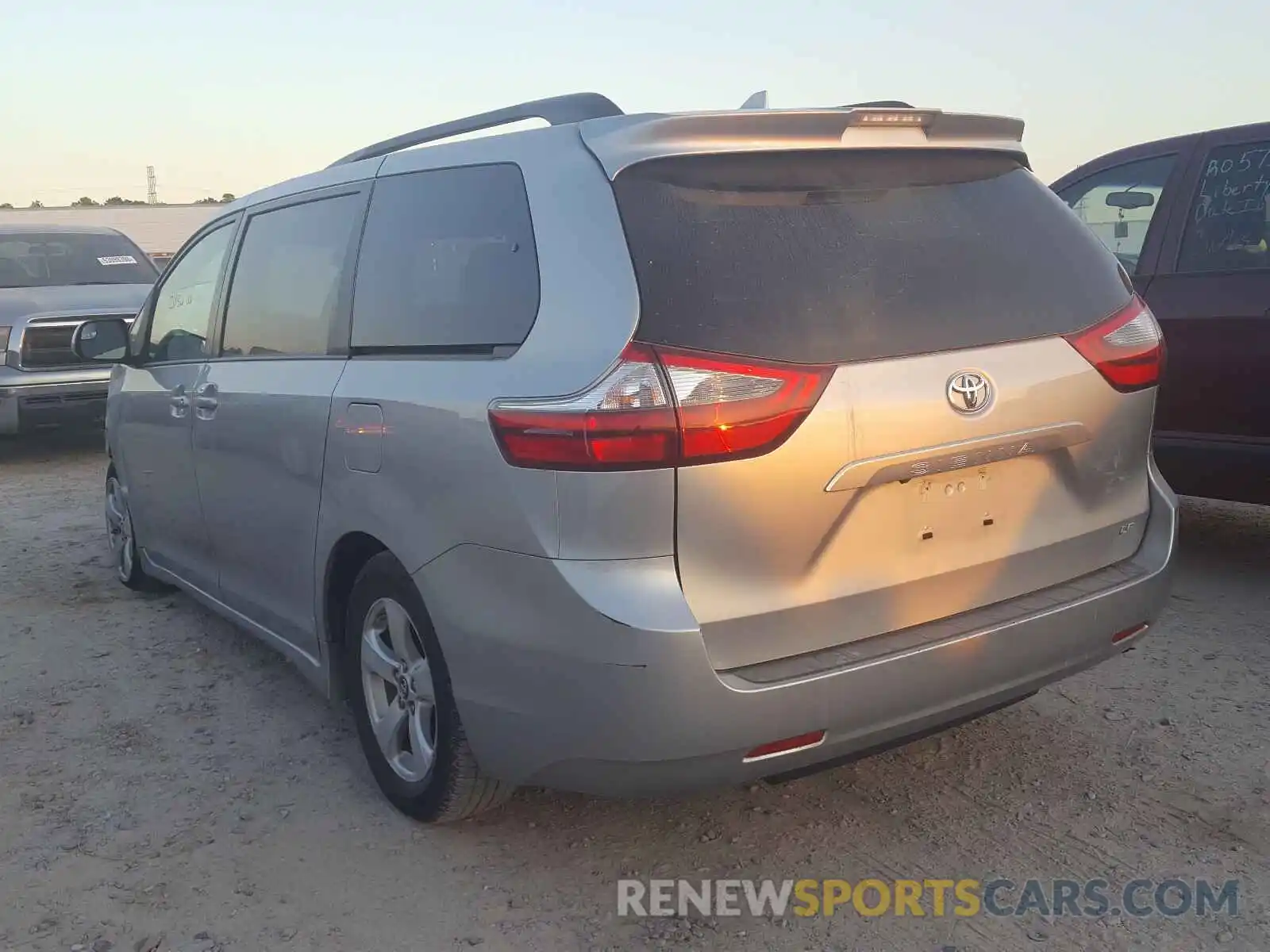 3 Photograph of a damaged car 5TDKZ3DC0LS050242 TOYOTA SIENNA 2020