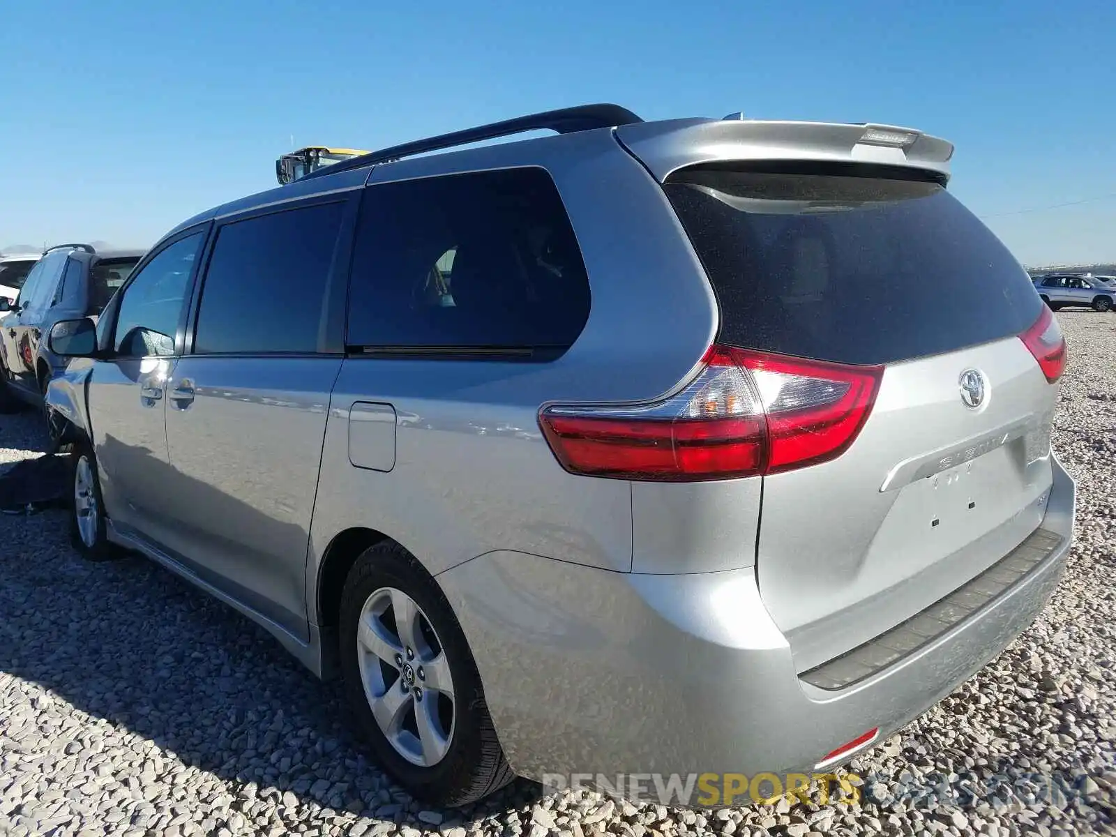 3 Photograph of a damaged car 5TDKZ3DC0LS050726 TOYOTA SIENNA 2020