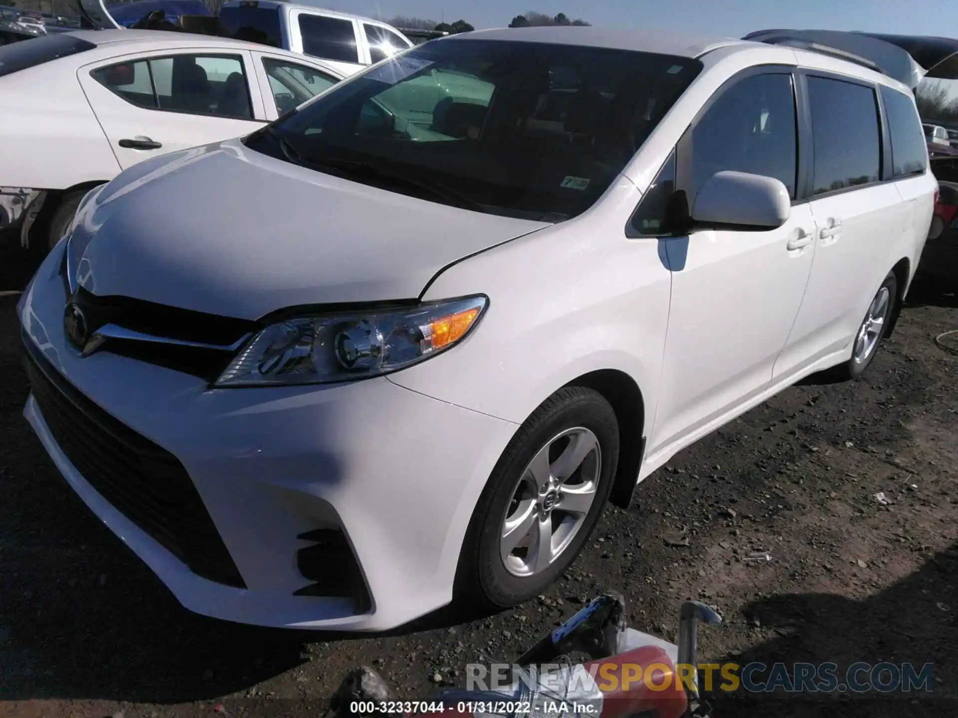 2 Photograph of a damaged car 5TDKZ3DC0LS053383 TOYOTA SIENNA 2020