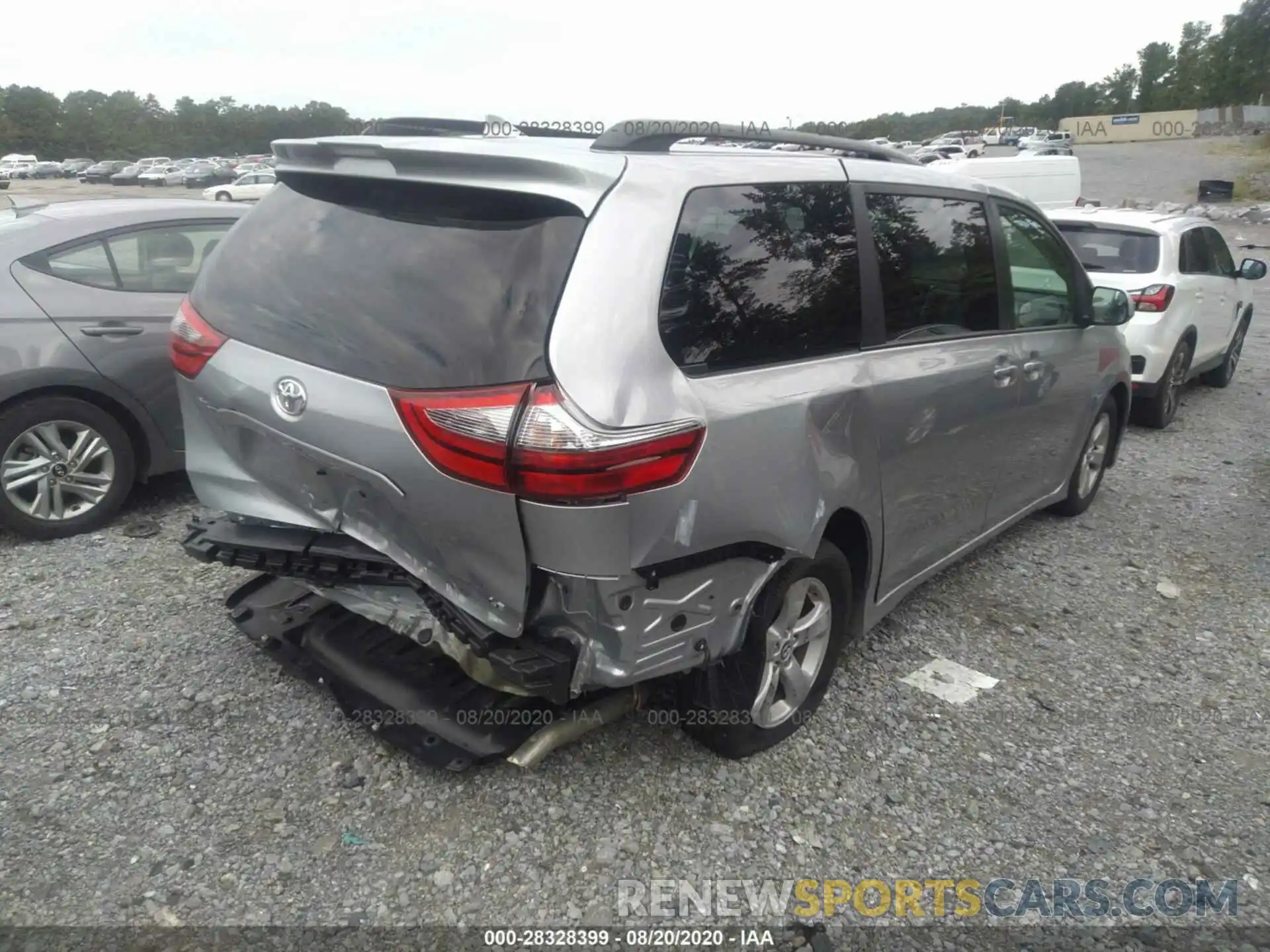 4 Photograph of a damaged car 5TDKZ3DC0LS054632 TOYOTA SIENNA 2020