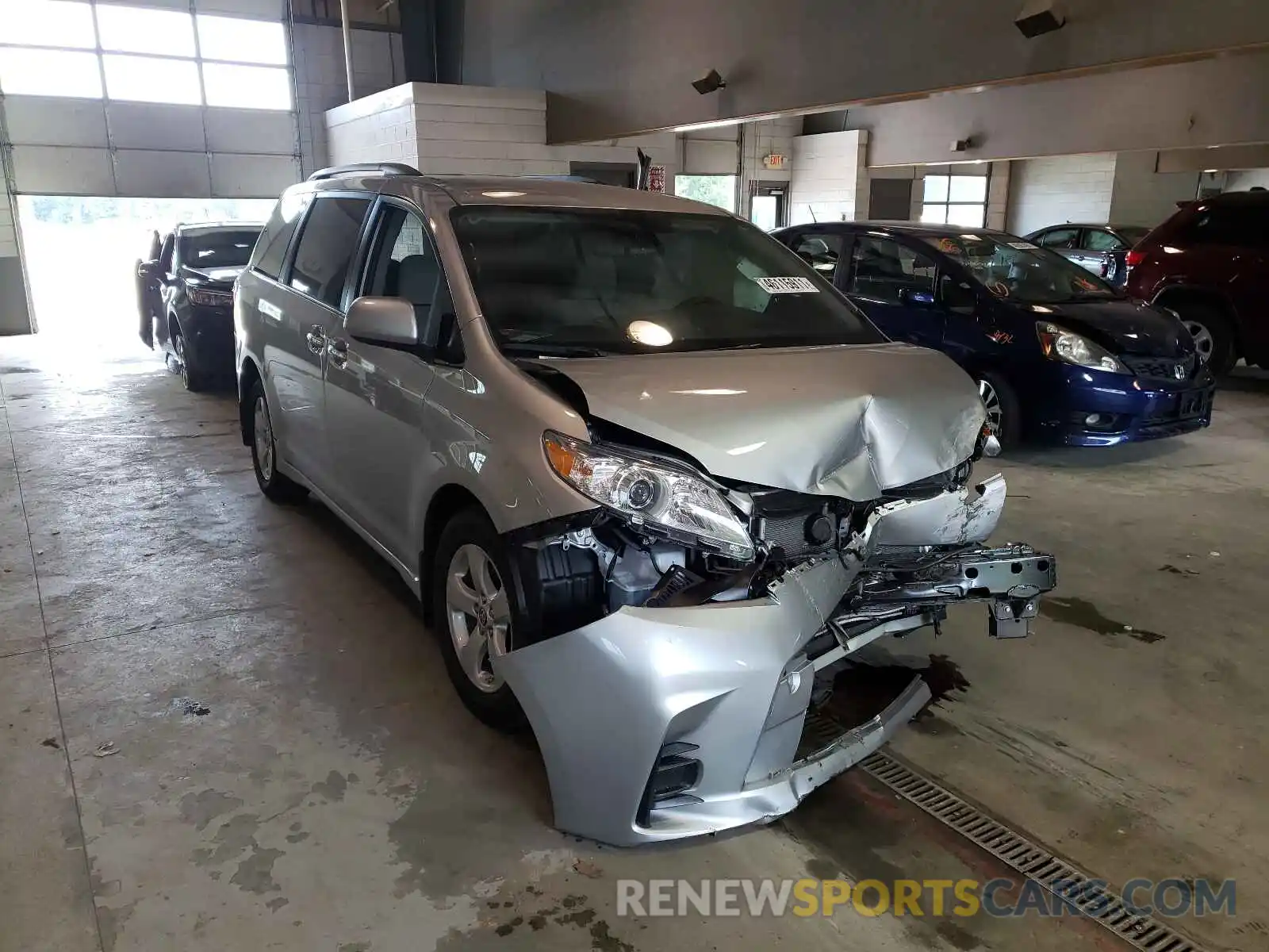 1 Photograph of a damaged car 5TDKZ3DC0LS075593 TOYOTA SIENNA 2020