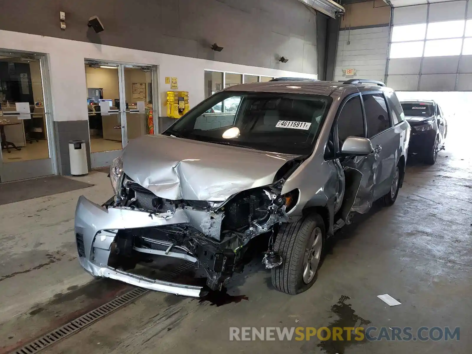 2 Photograph of a damaged car 5TDKZ3DC0LS075593 TOYOTA SIENNA 2020