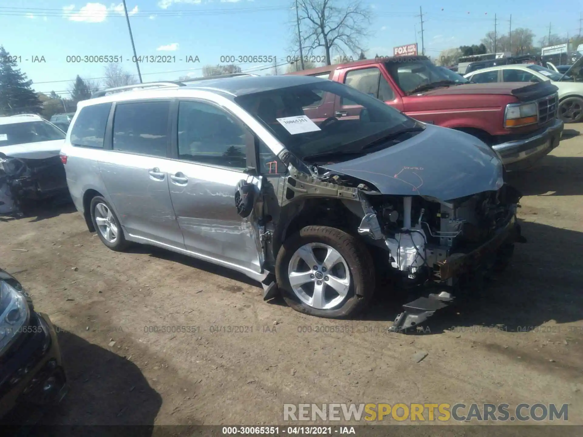 1 Photograph of a damaged car 5TDKZ3DC0LS084097 TOYOTA SIENNA 2020