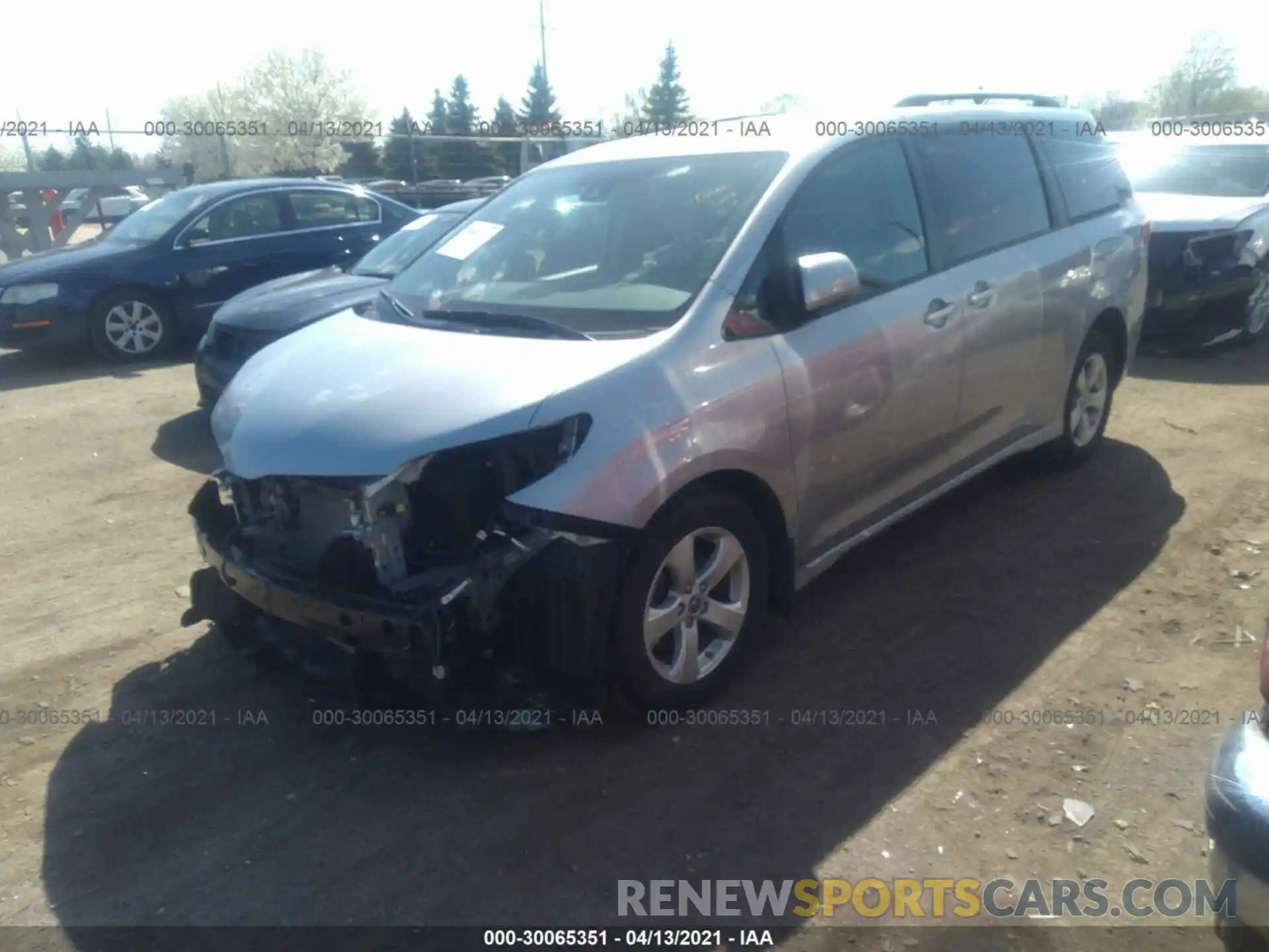 2 Фотография поврежденного автомобиля 5TDKZ3DC0LS084097 TOYOTA SIENNA 2020