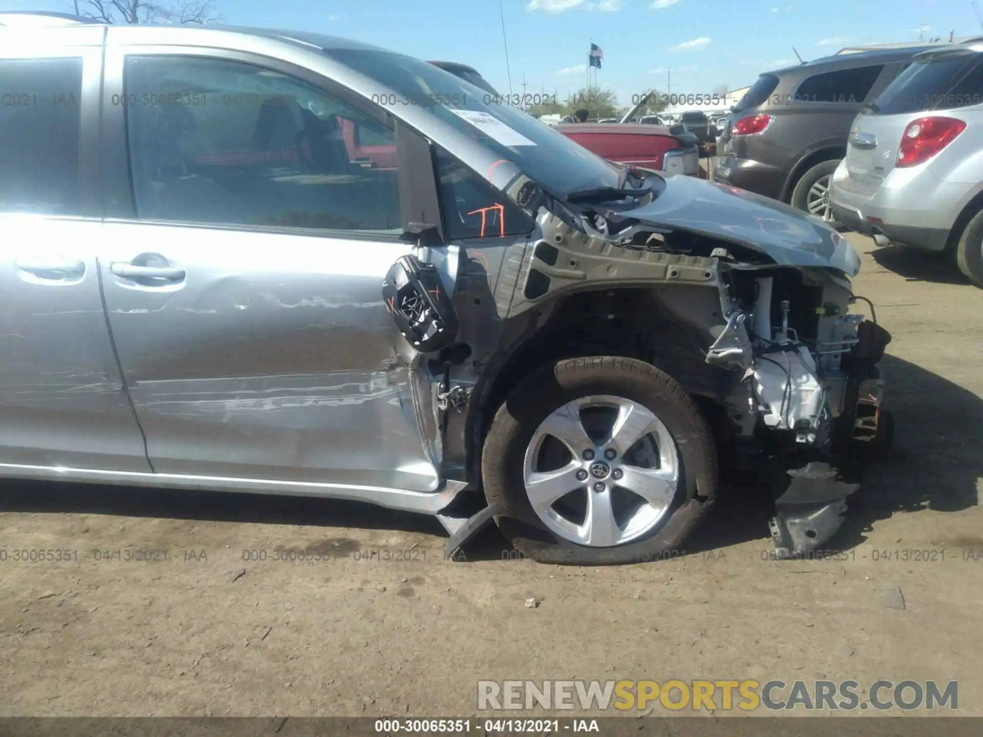 6 Photograph of a damaged car 5TDKZ3DC0LS084097 TOYOTA SIENNA 2020