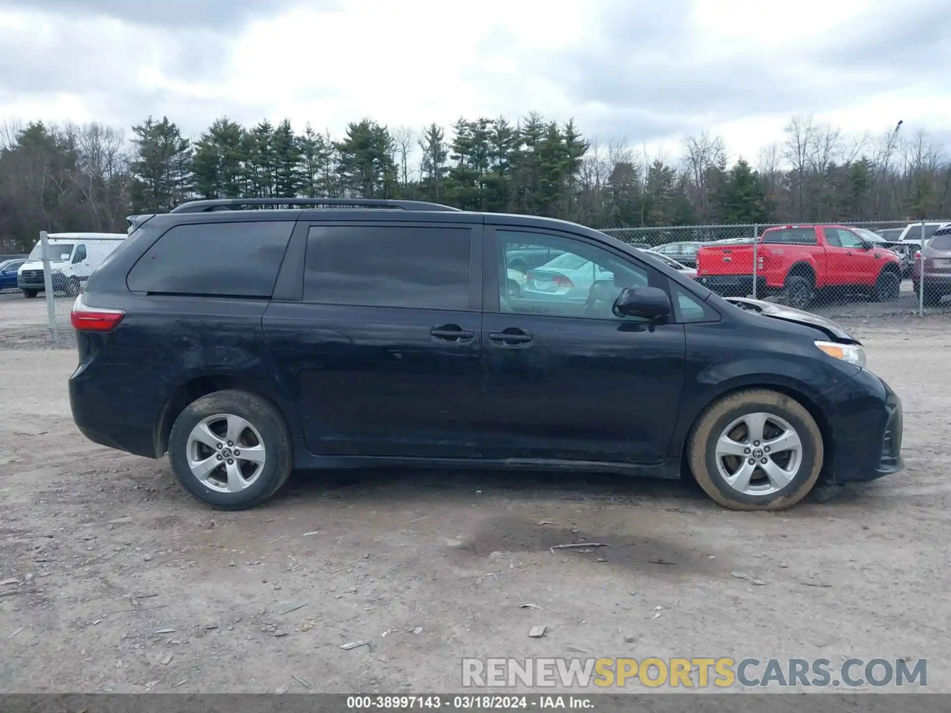 13 Photograph of a damaged car 5TDKZ3DC0LS087324 TOYOTA SIENNA 2020