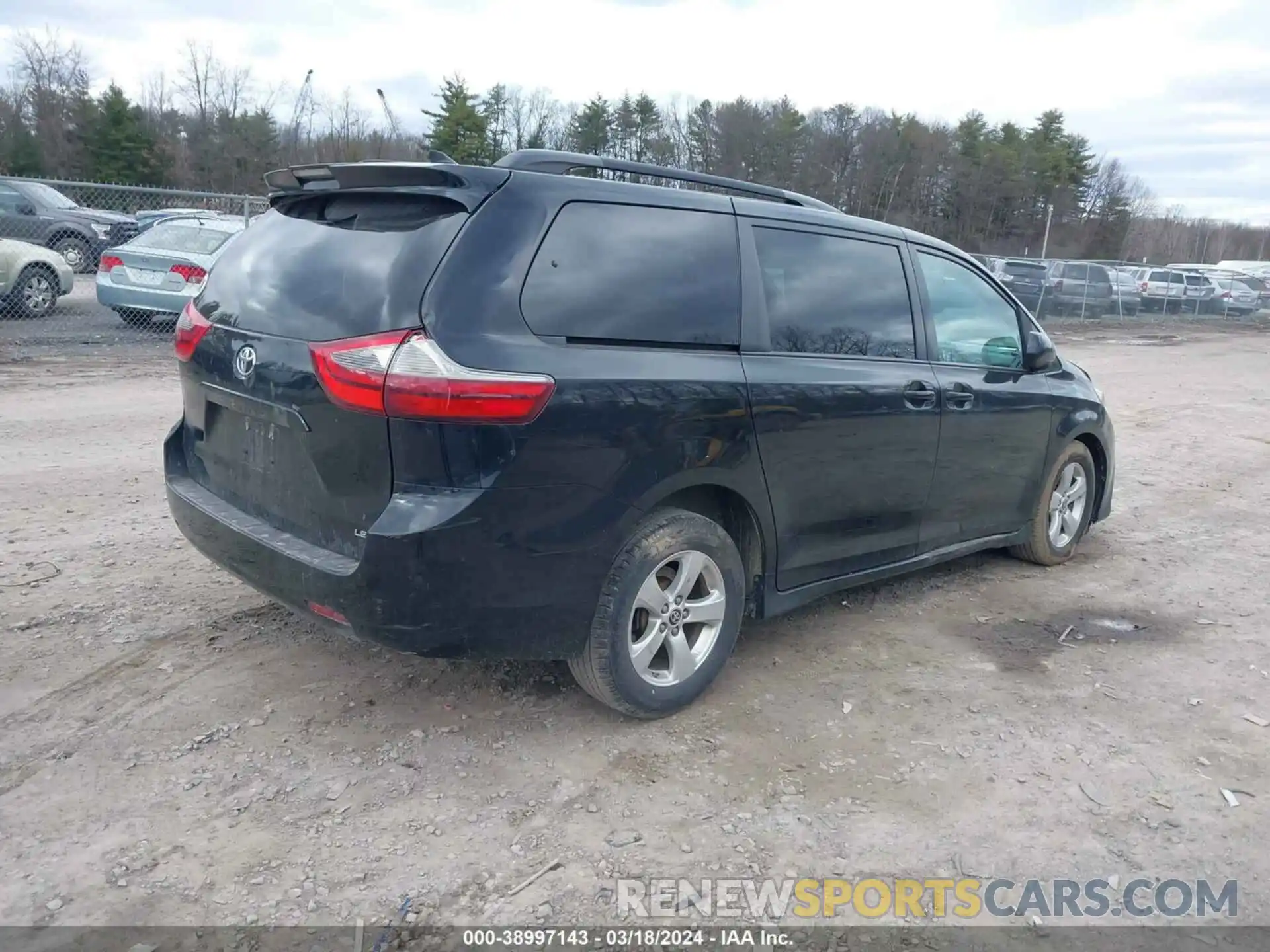 4 Photograph of a damaged car 5TDKZ3DC0LS087324 TOYOTA SIENNA 2020