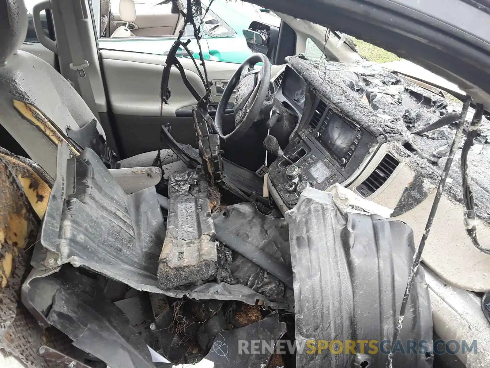 5 Photograph of a damaged car 5TDKZ3DC1LS021333 TOYOTA SIENNA 2020