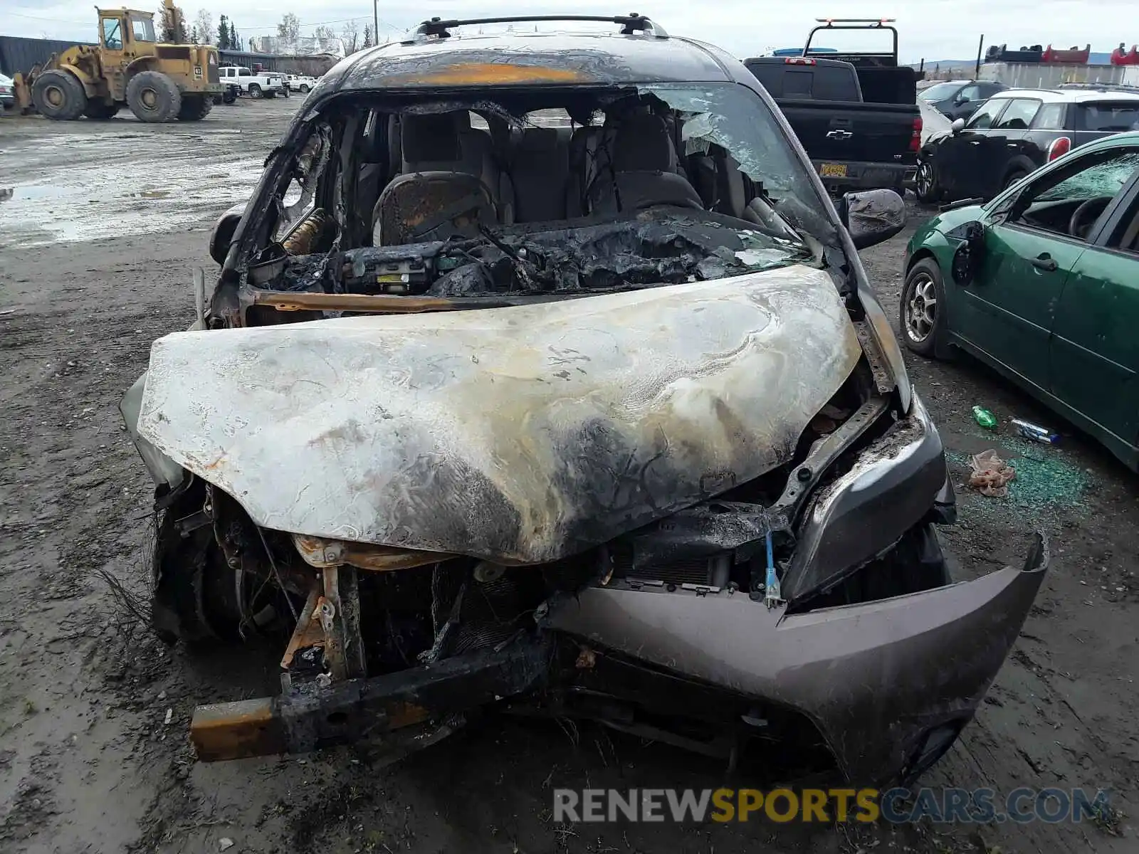 9 Photograph of a damaged car 5TDKZ3DC1LS021333 TOYOTA SIENNA 2020