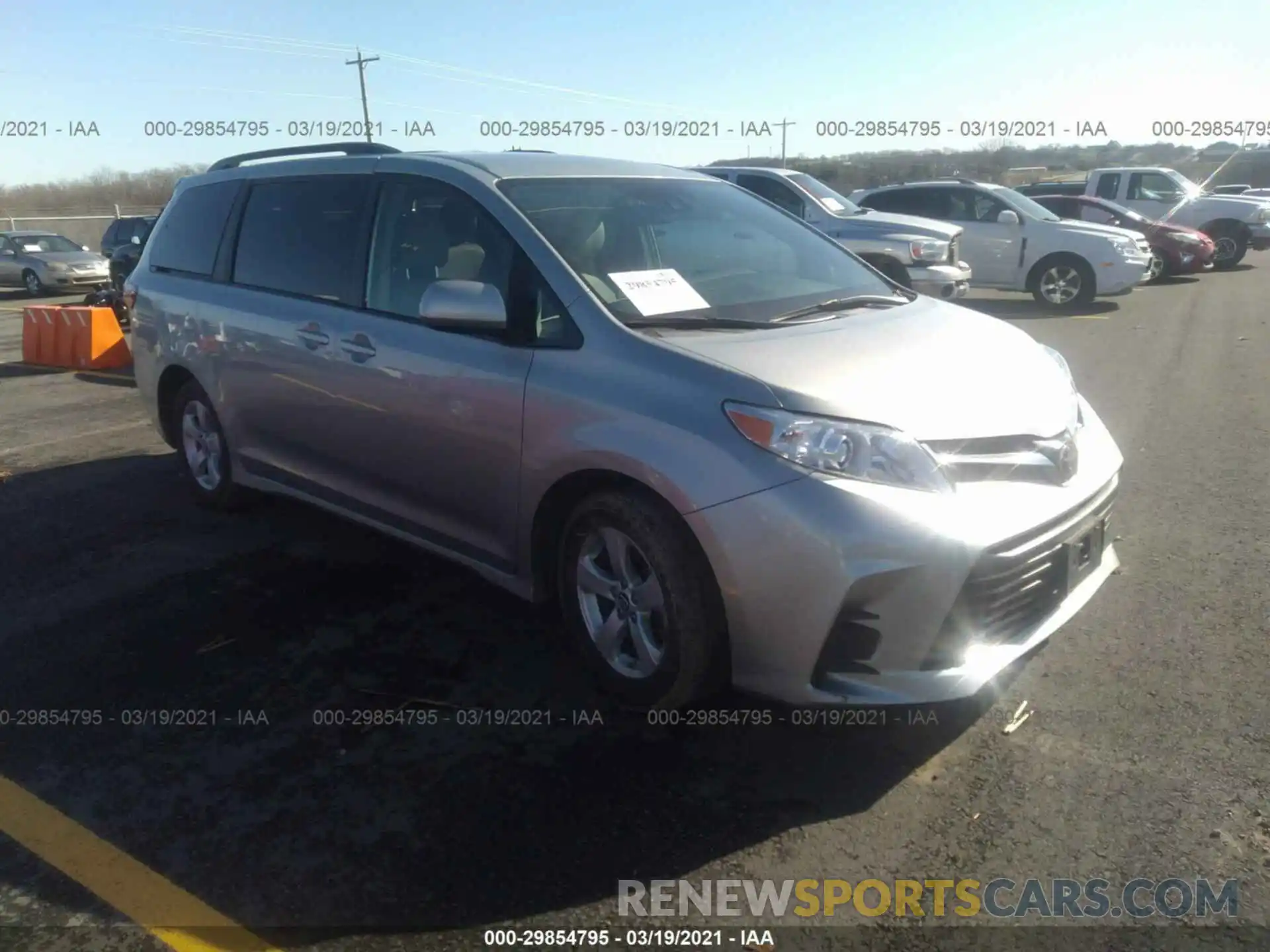 1 Photograph of a damaged car 5TDKZ3DC1LS025513 TOYOTA SIENNA 2020