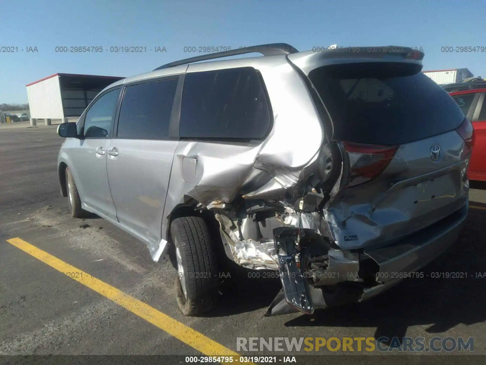 3 Photograph of a damaged car 5TDKZ3DC1LS025513 TOYOTA SIENNA 2020