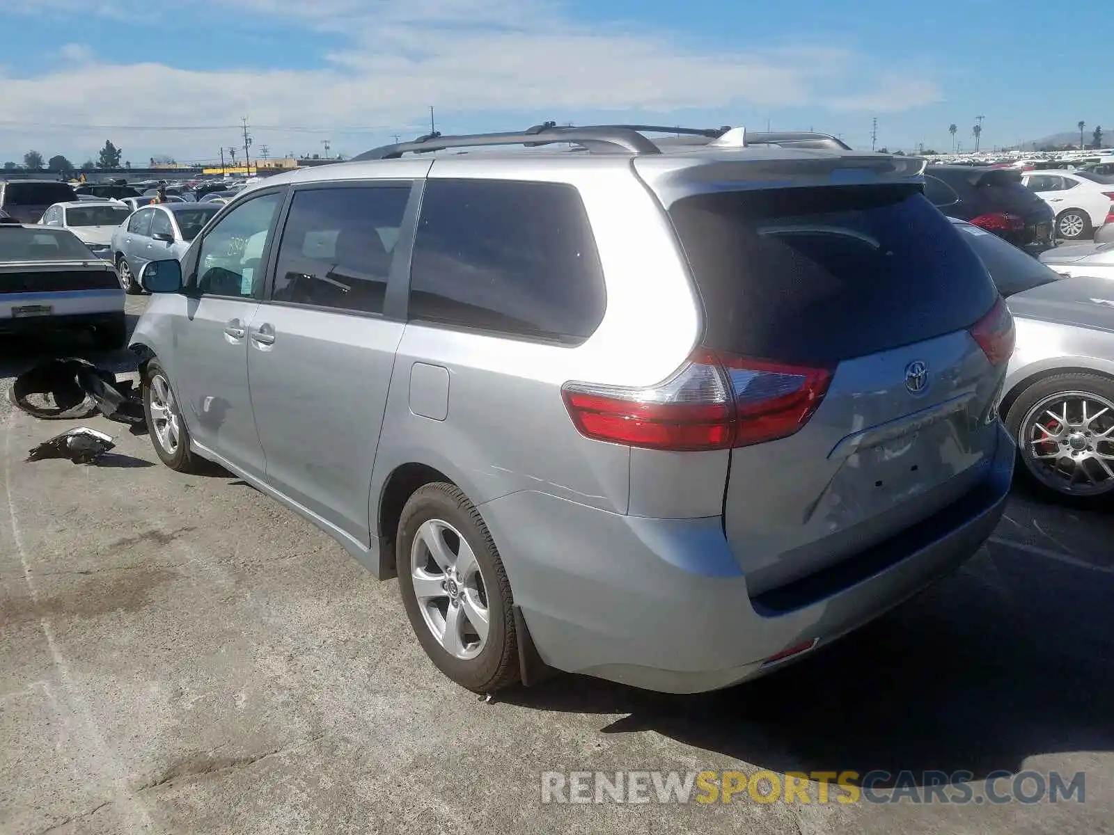 3 Photograph of a damaged car 5TDKZ3DC1LS039475 TOYOTA SIENNA 2020