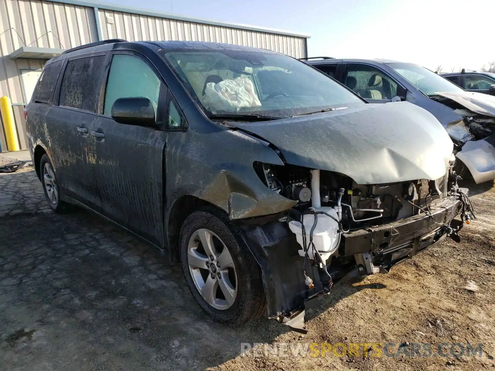 1 Photograph of a damaged car 5TDKZ3DC1LS041758 TOYOTA SIENNA 2020