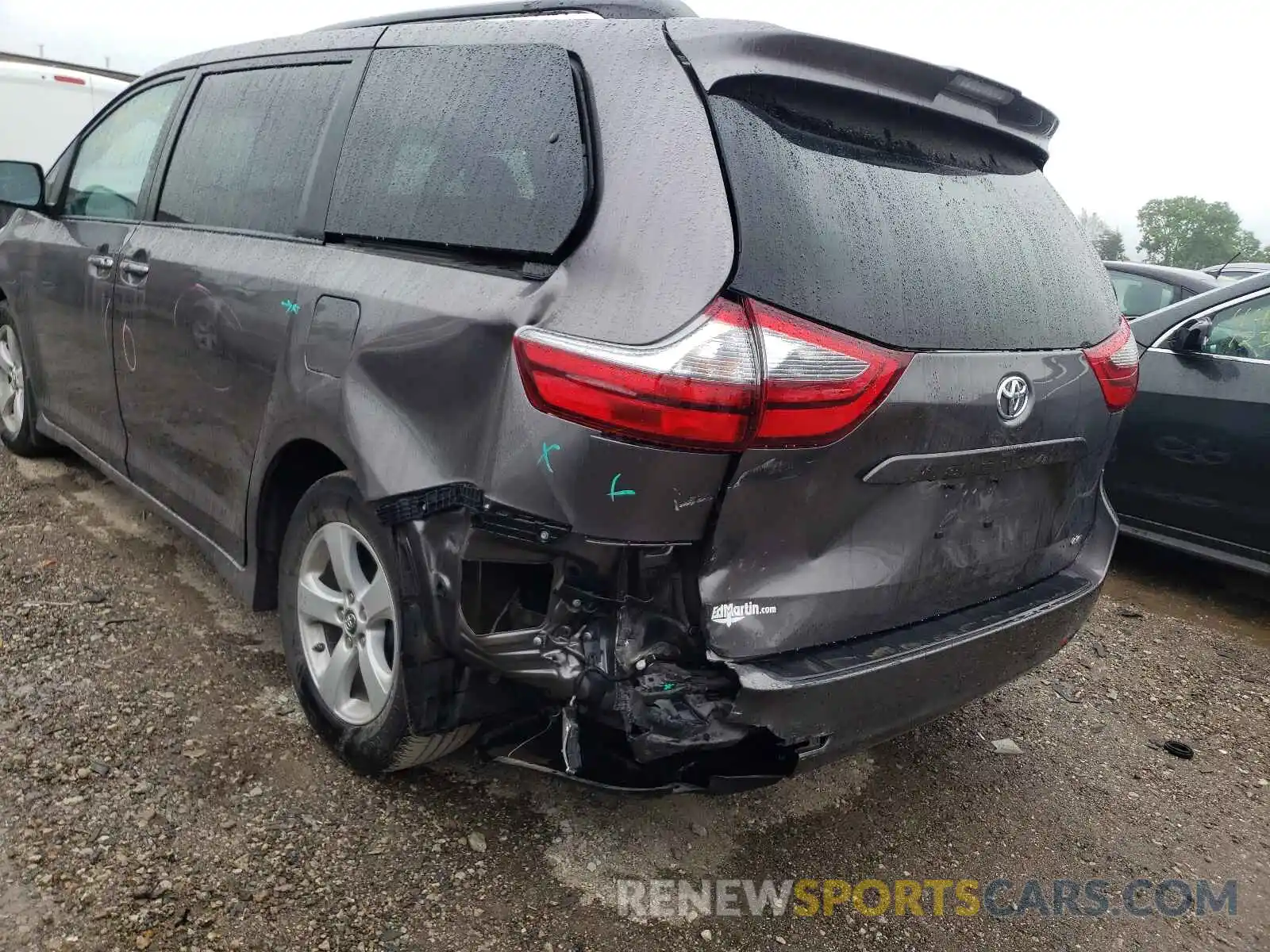 9 Photograph of a damaged car 5TDKZ3DC1LS050542 TOYOTA SIENNA 2020