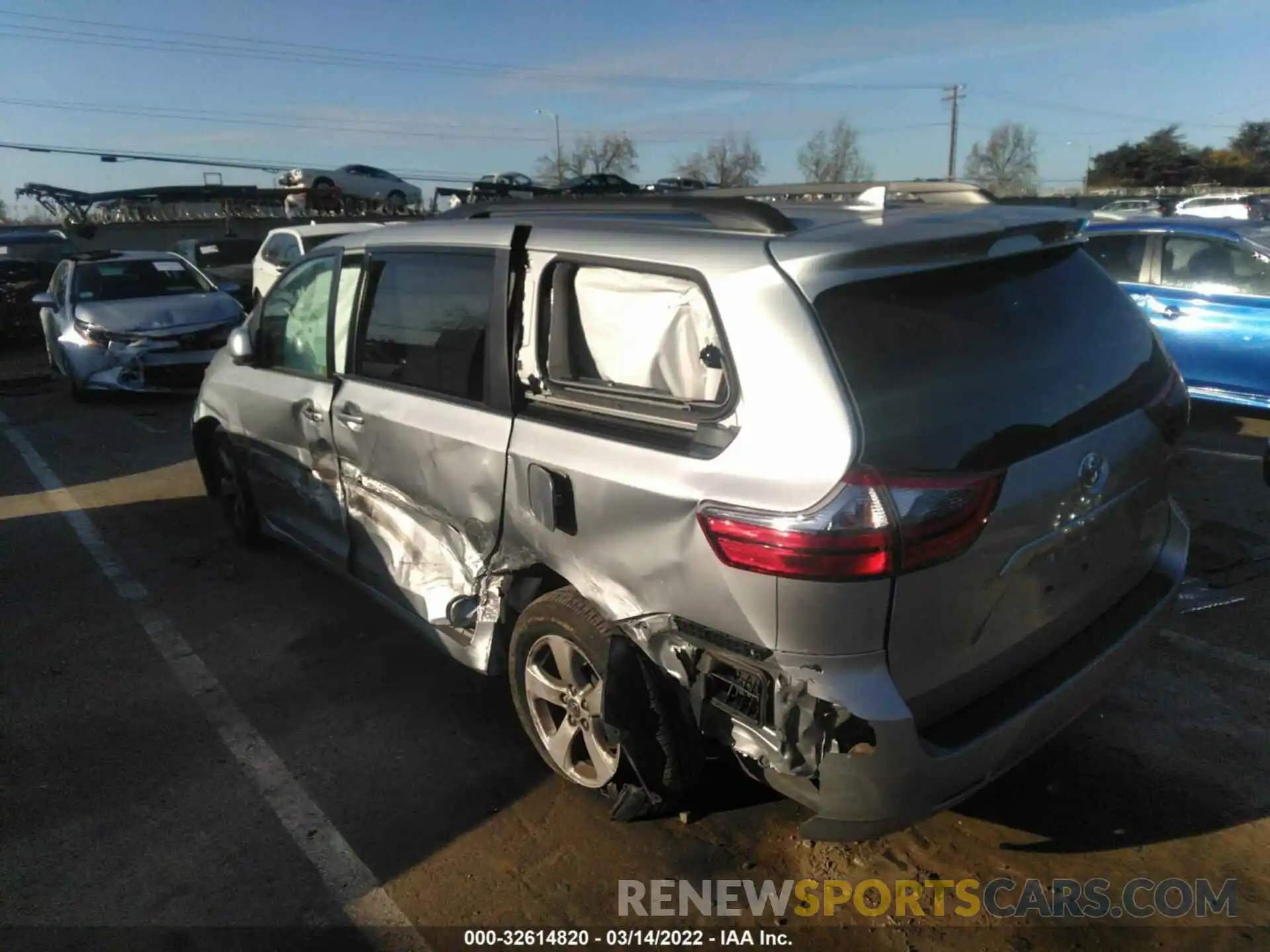 3 Photograph of a damaged car 5TDKZ3DC1LS053490 TOYOTA SIENNA 2020