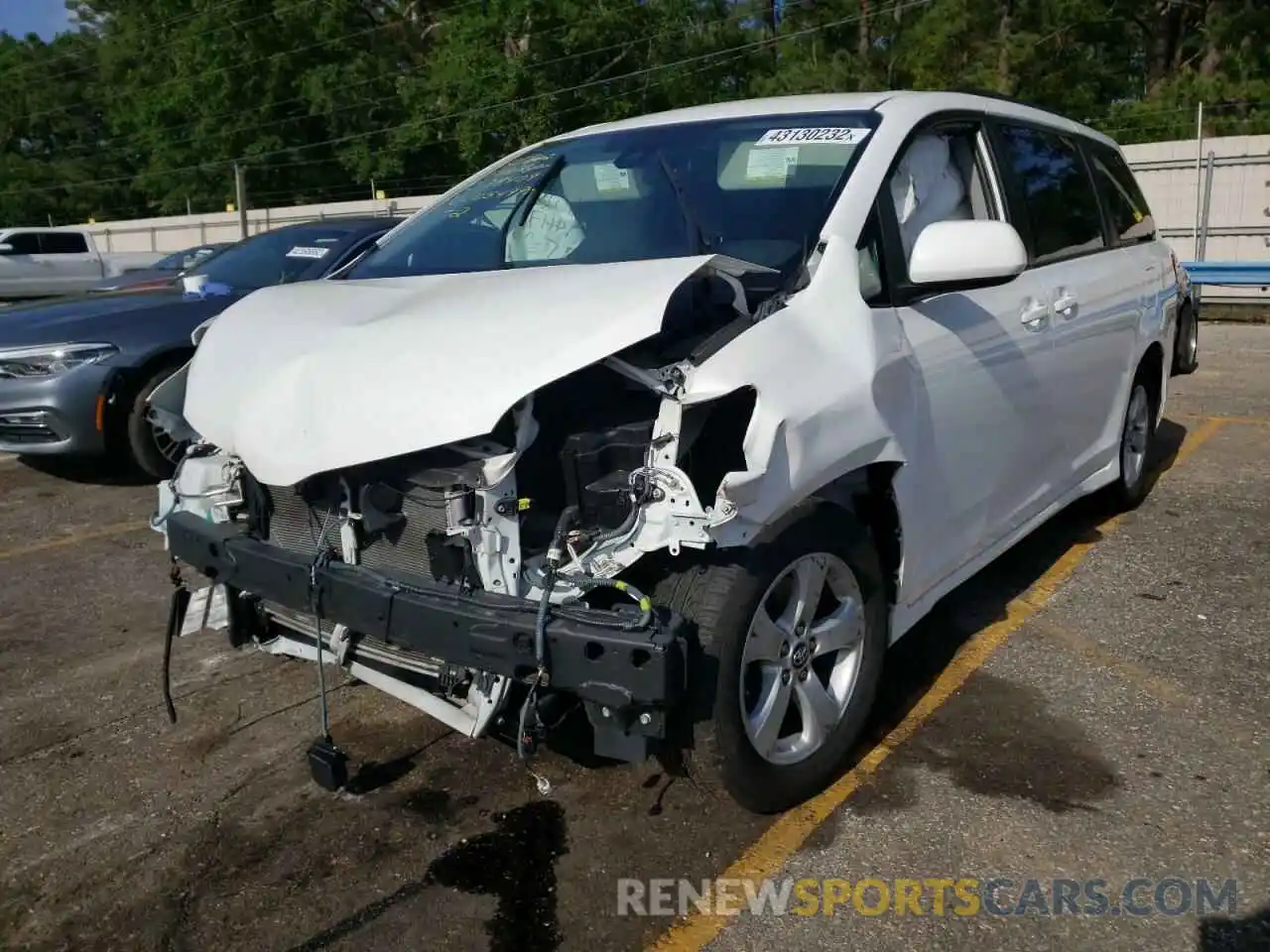 2 Photograph of a damaged car 5TDKZ3DC1LS054994 TOYOTA SIENNA 2020