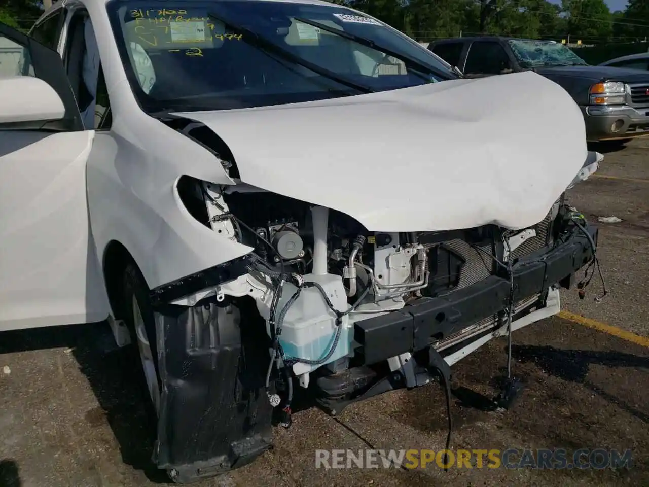 9 Photograph of a damaged car 5TDKZ3DC1LS054994 TOYOTA SIENNA 2020