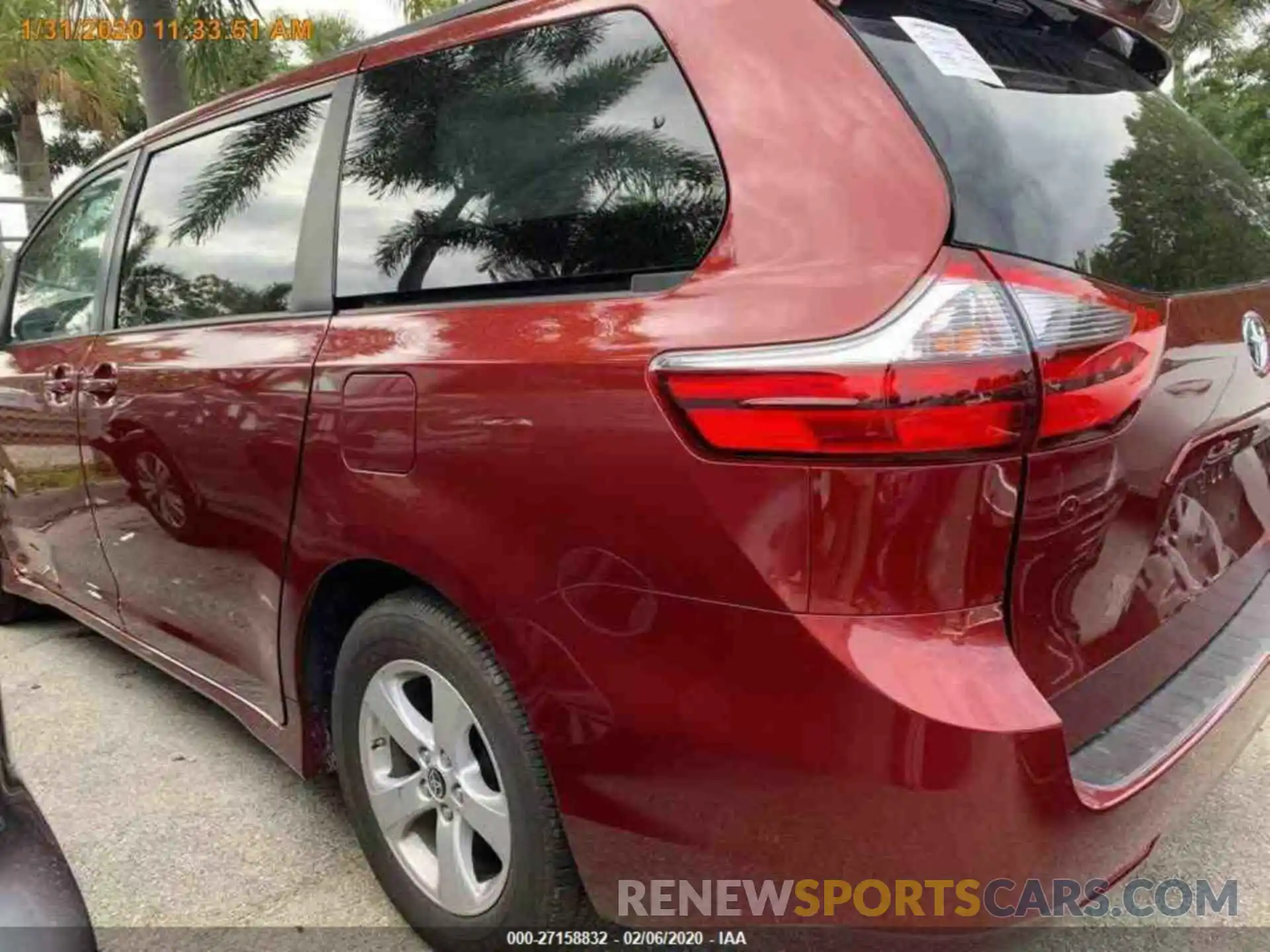 11 Photograph of a damaged car 5TDKZ3DC1LS060388 TOYOTA SIENNA 2020