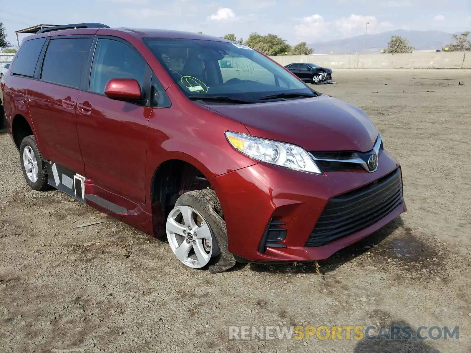 1 Photograph of a damaged car 5TDKZ3DC1LS062609 TOYOTA SIENNA 2020