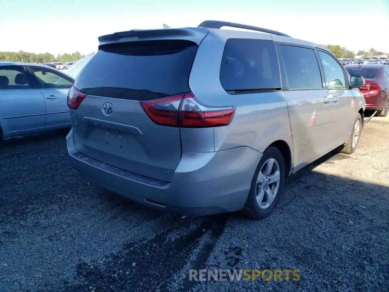 4 Photograph of a damaged car 5TDKZ3DC1LS065056 TOYOTA SIENNA 2020