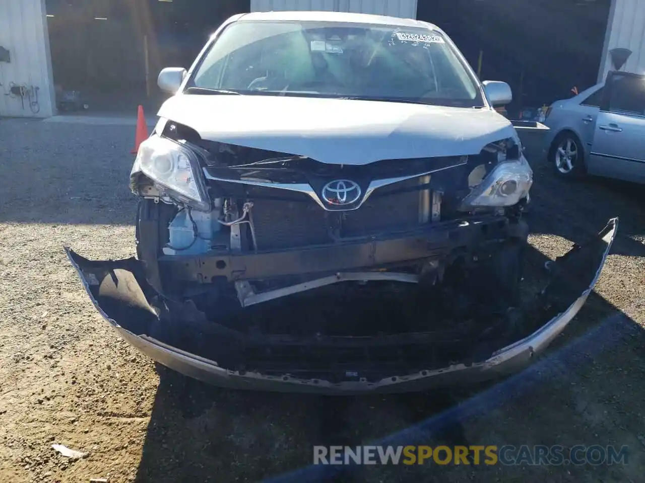 9 Photograph of a damaged car 5TDKZ3DC1LS065056 TOYOTA SIENNA 2020