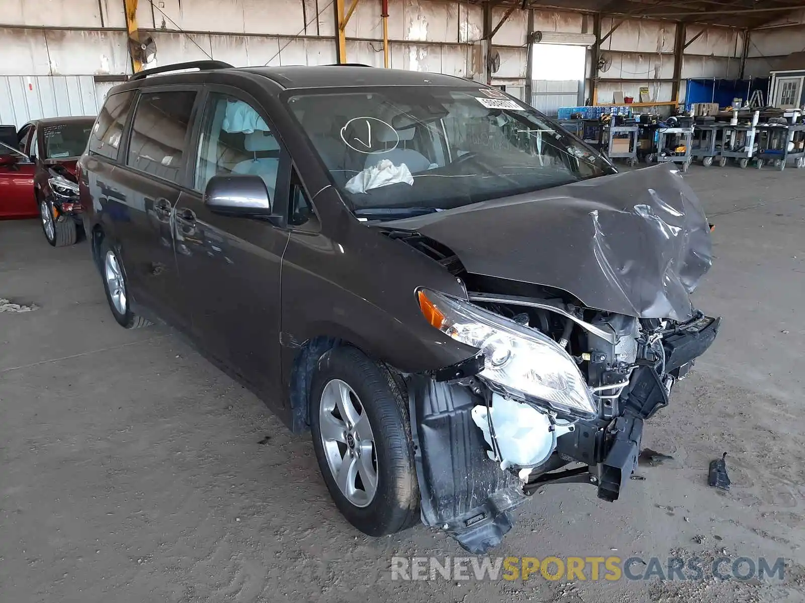 1 Photograph of a damaged car 5TDKZ3DC1LS065123 TOYOTA SIENNA 2020