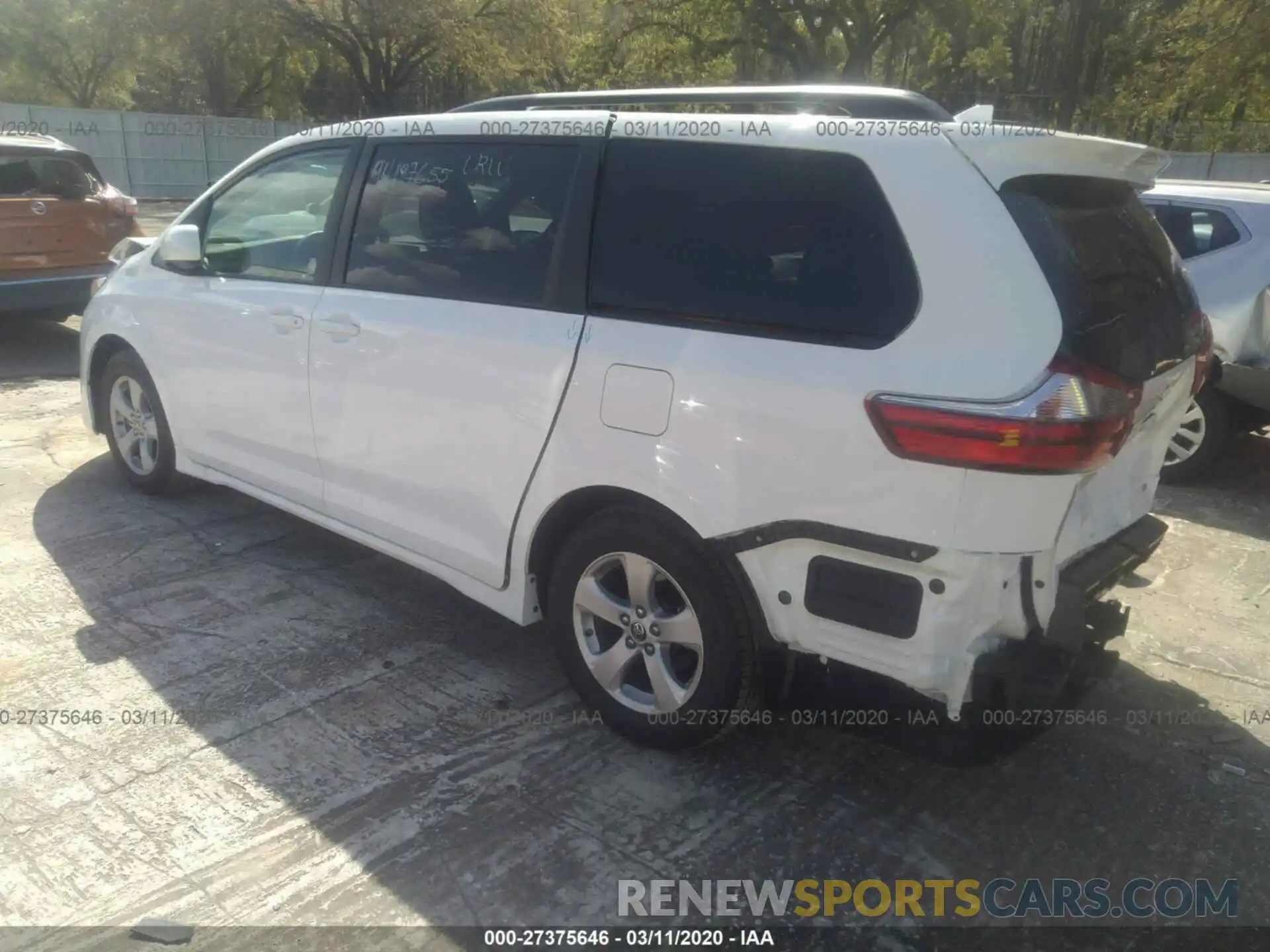 3 Photograph of a damaged car 5TDKZ3DC1LS065218 TOYOTA SIENNA 2020