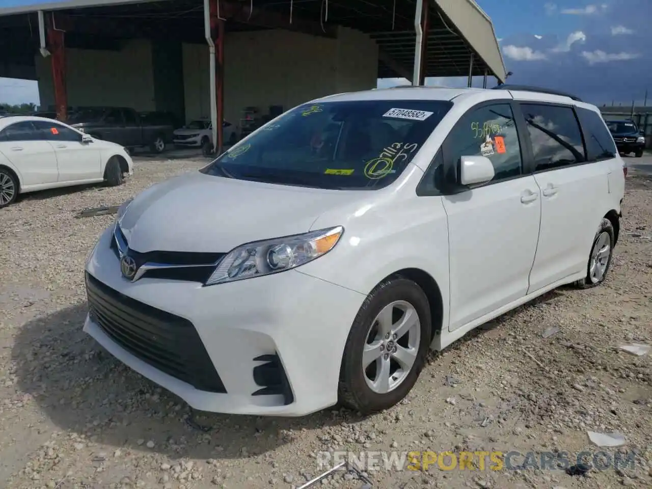 2 Photograph of a damaged car 5TDKZ3DC1LS065350 TOYOTA SIENNA 2020