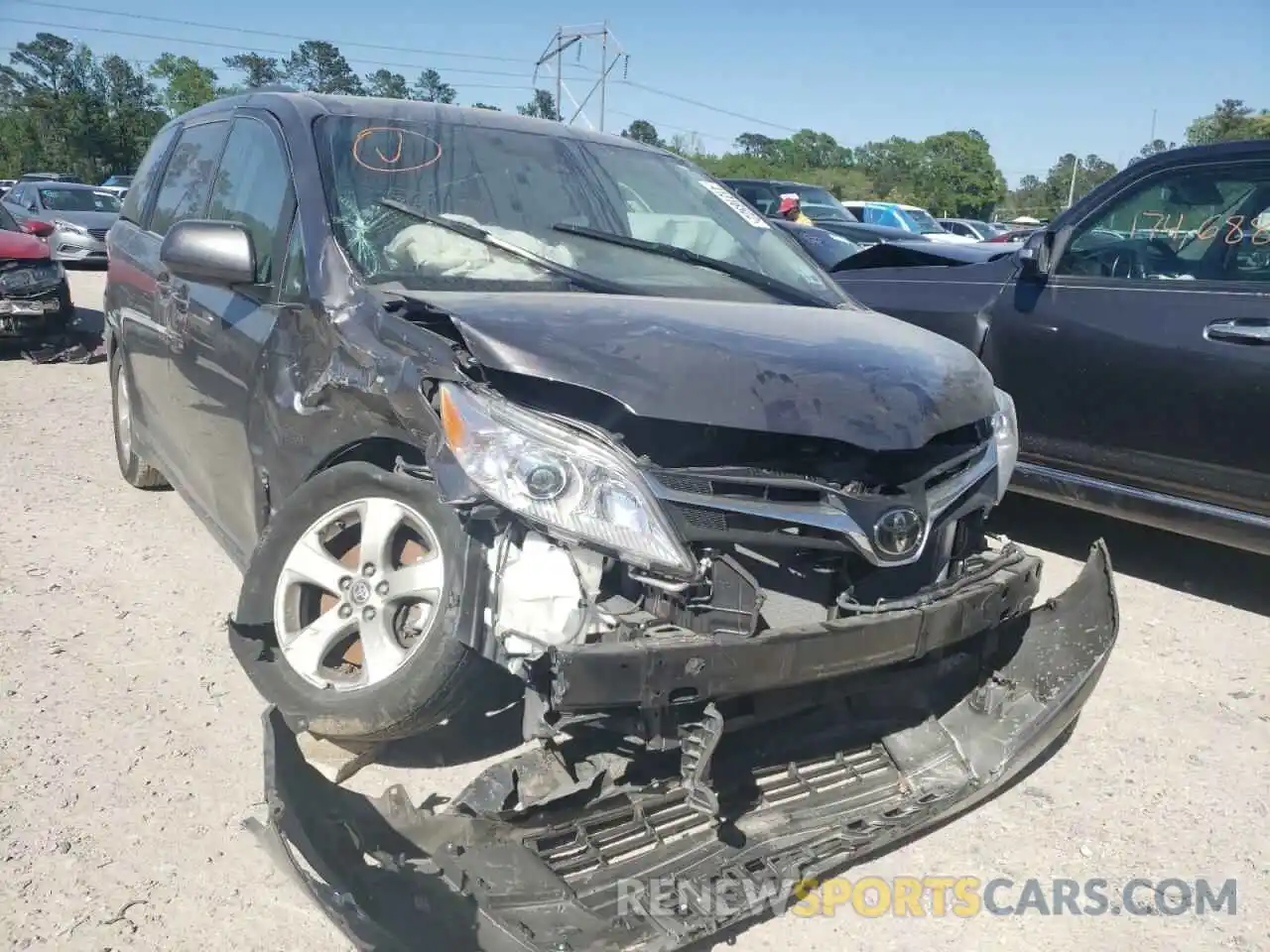 1 Photograph of a damaged car 5TDKZ3DC1LS072850 TOYOTA SIENNA 2020